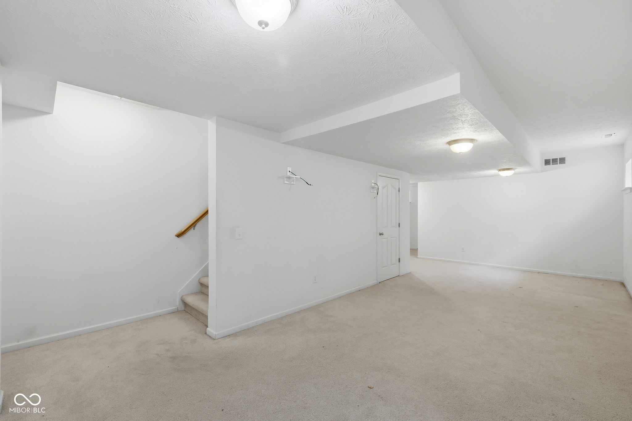 6092 Catlin Lane
