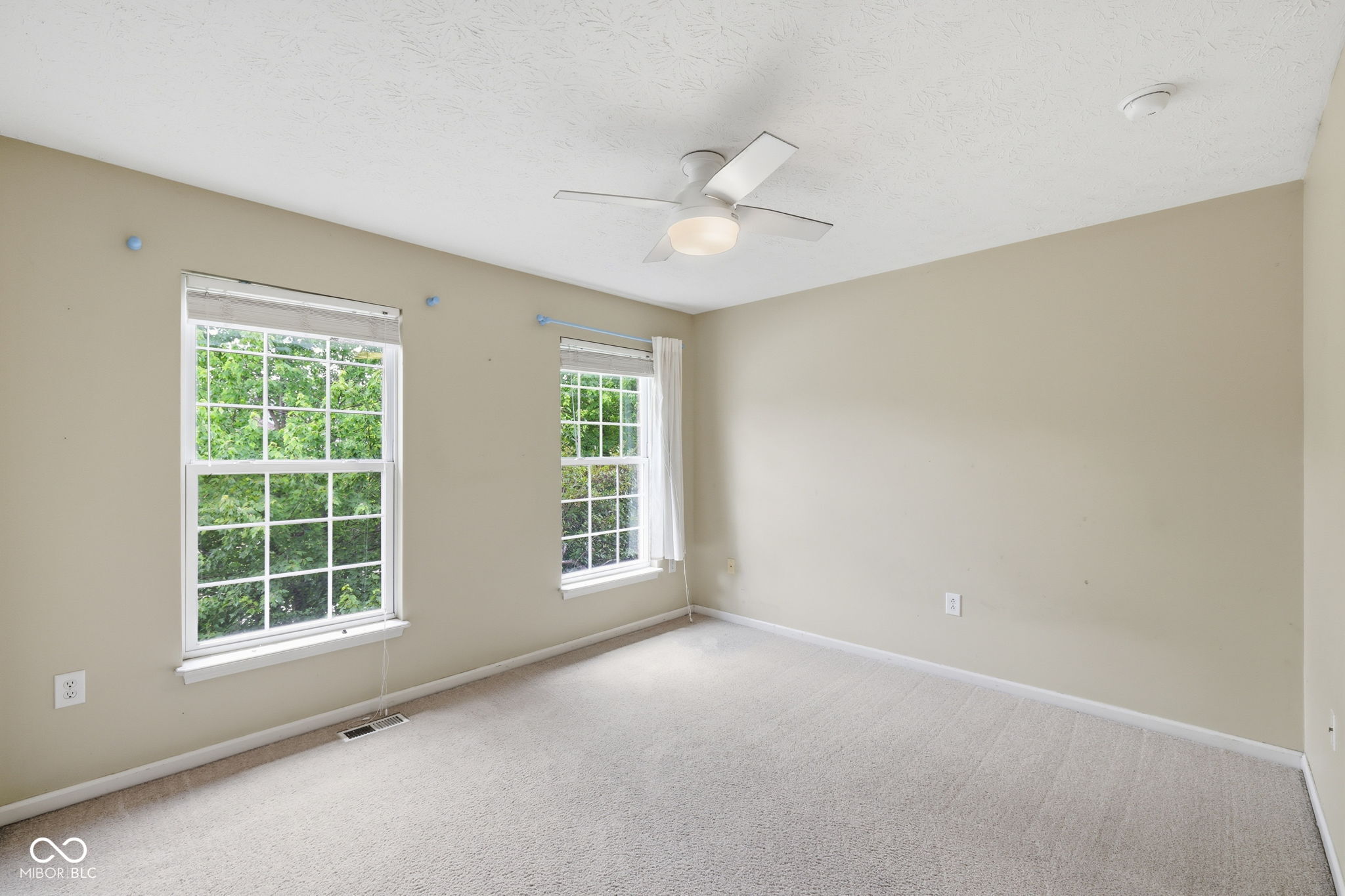 6092 Catlin Lane