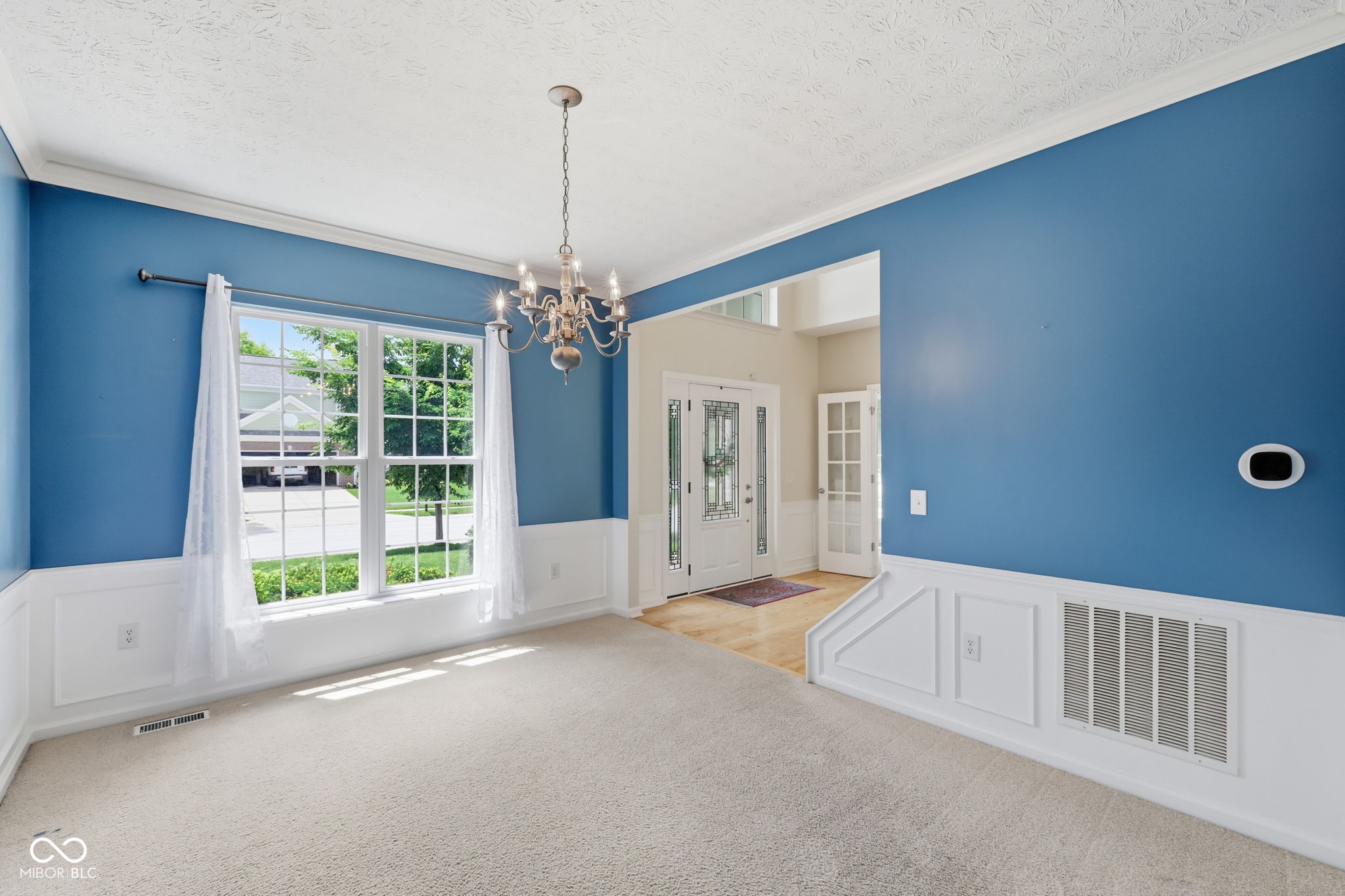 6092 Catlin Lane