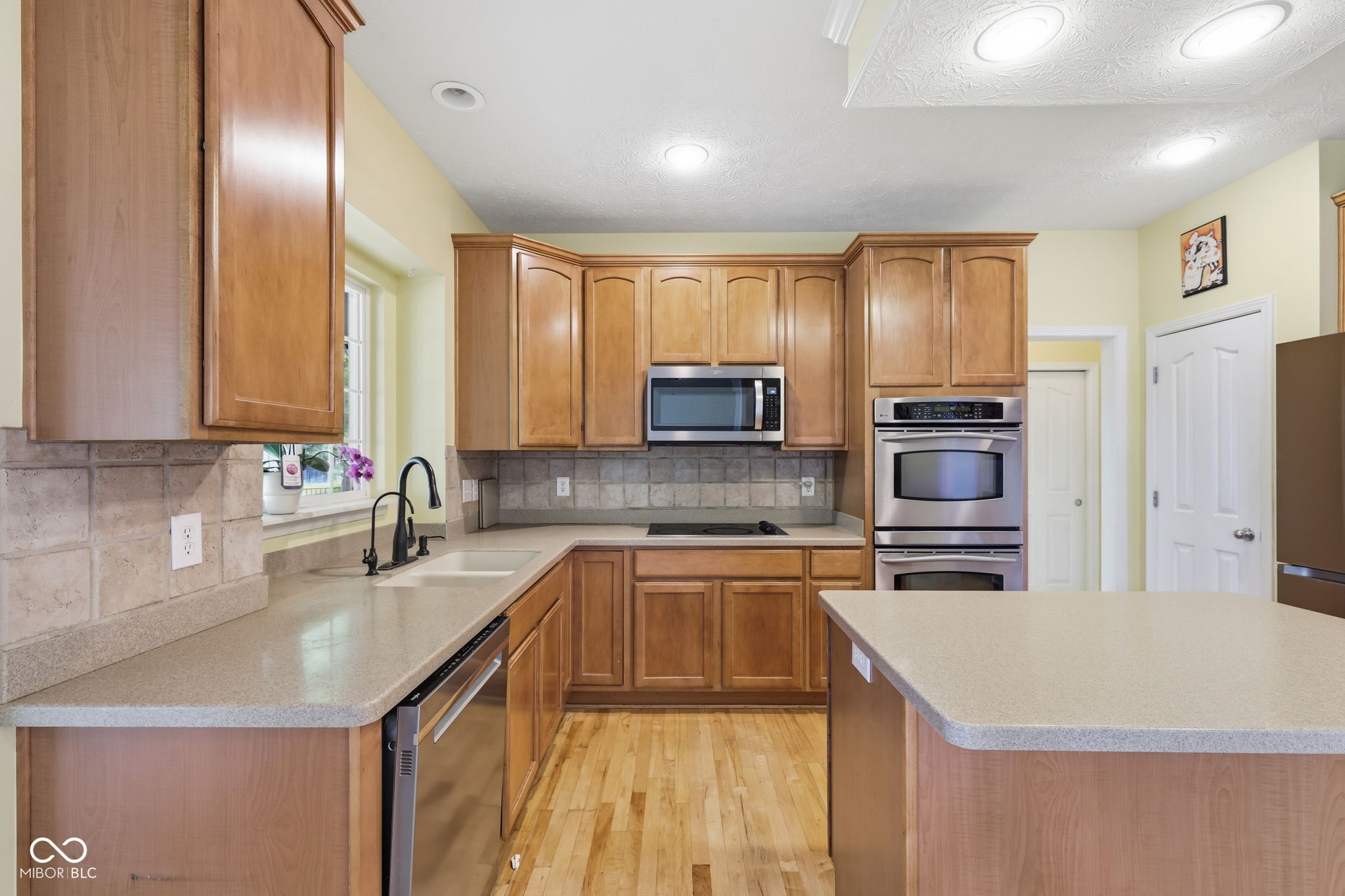 6092 Catlin Lane