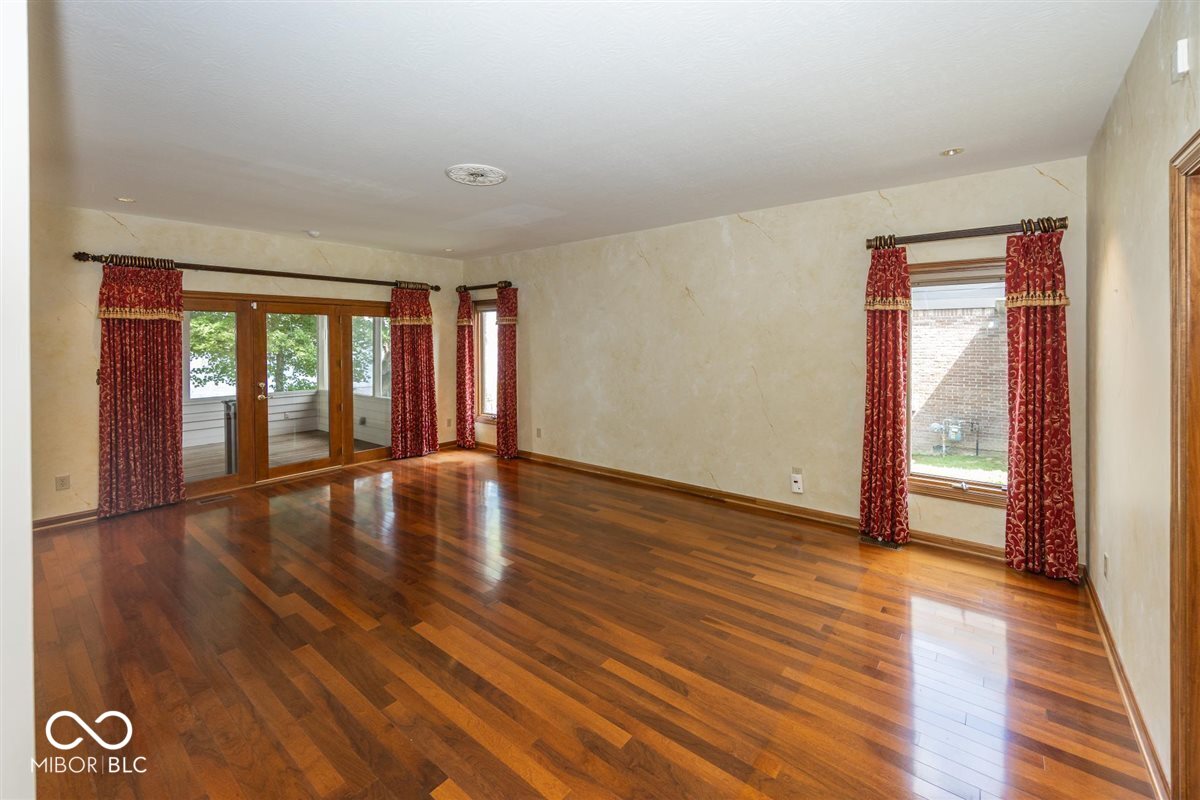 7270 Oak Cove Lane