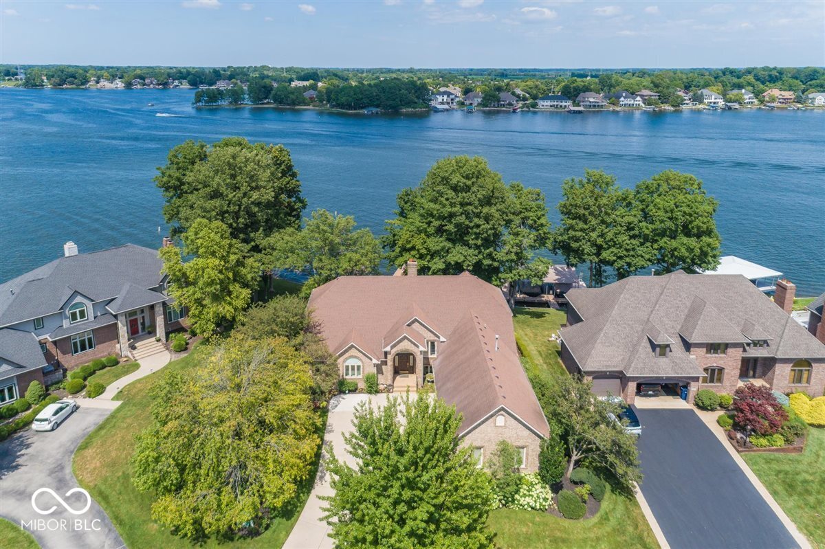7270 Oak Cove Lane