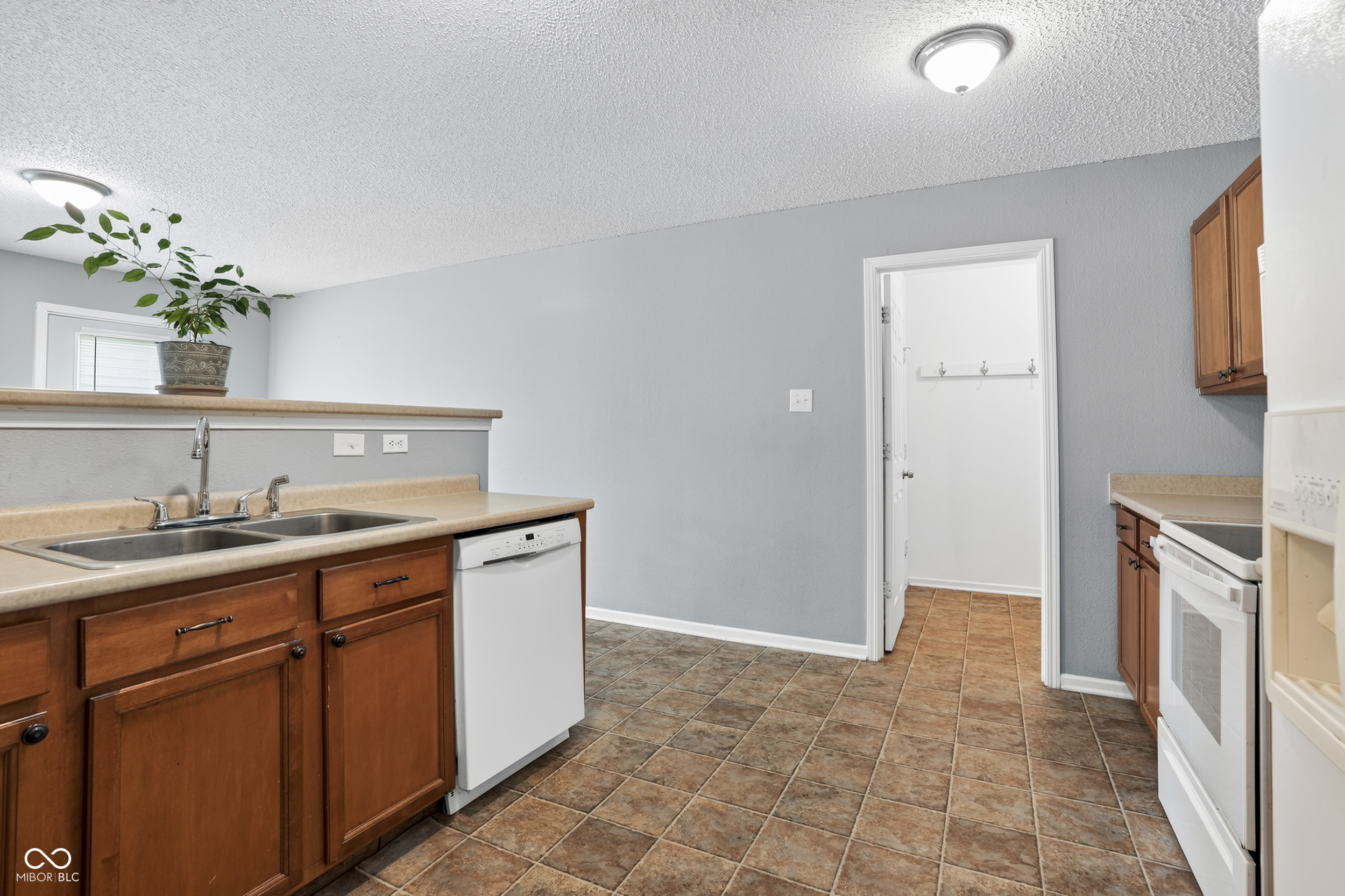 12154 Lindley