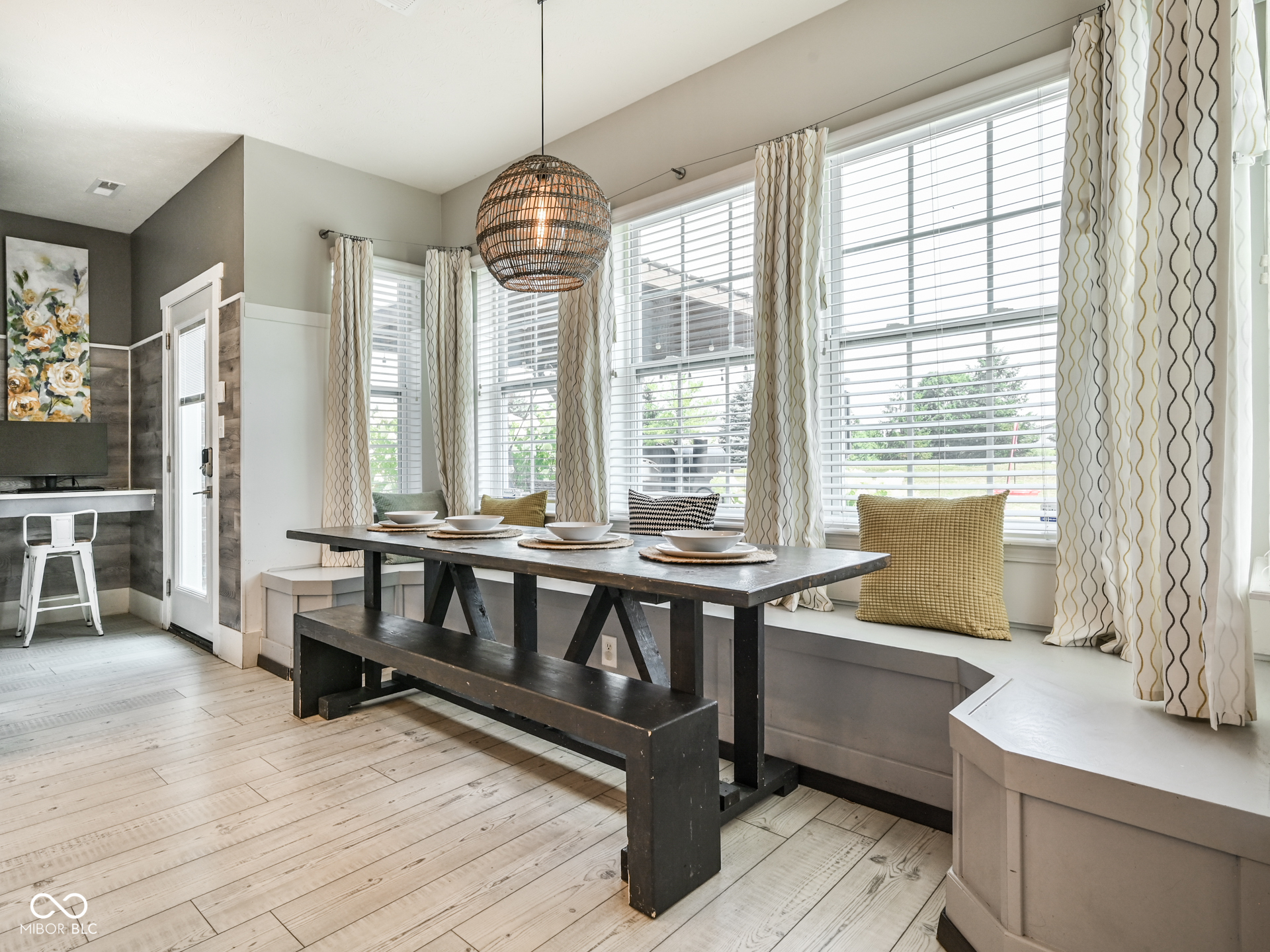 6558 W Dickens Crossing