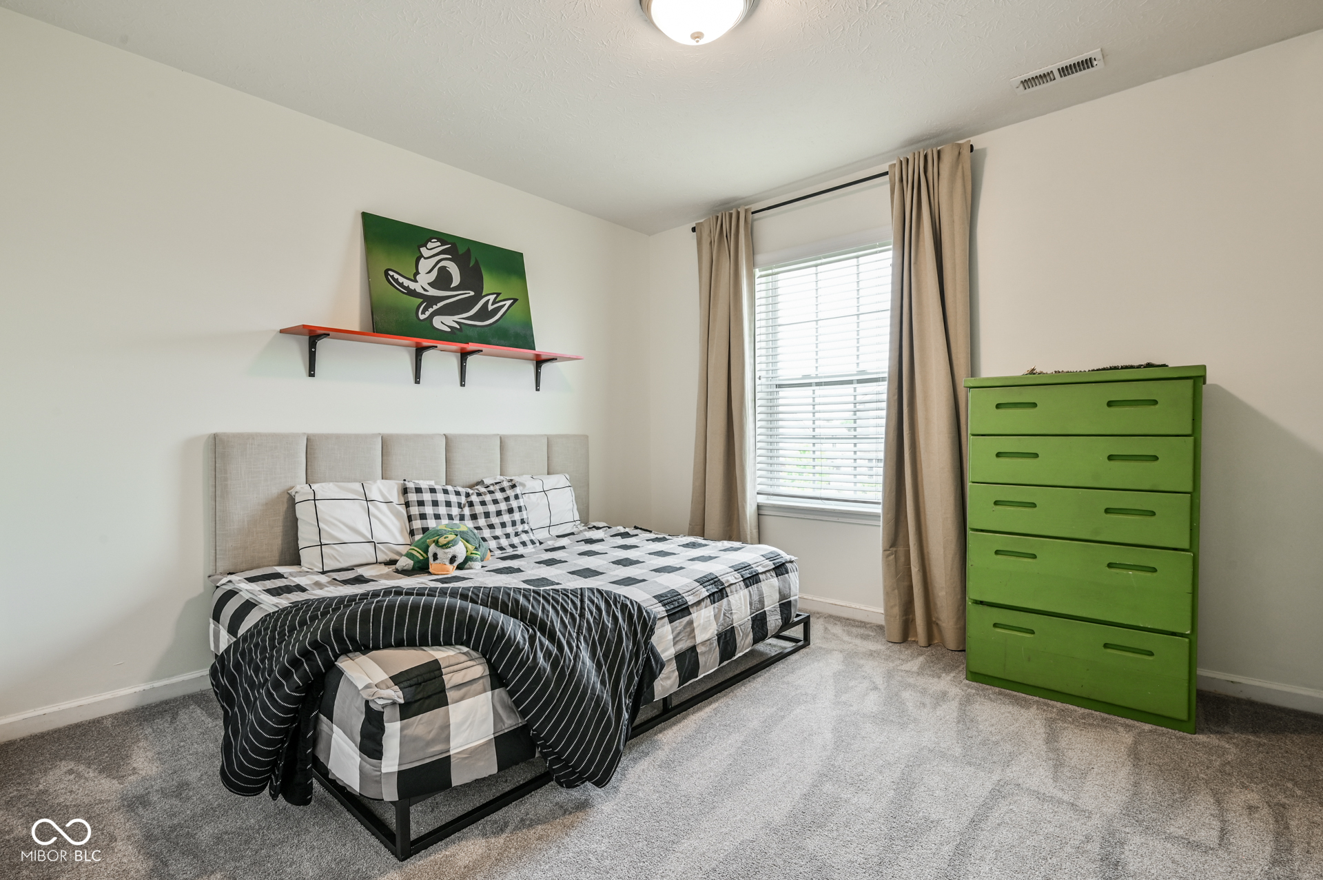 6558 W Dickens Crossing