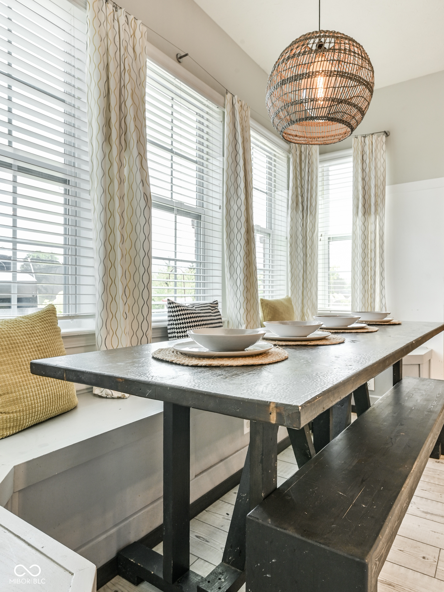 6558 W Dickens Crossing