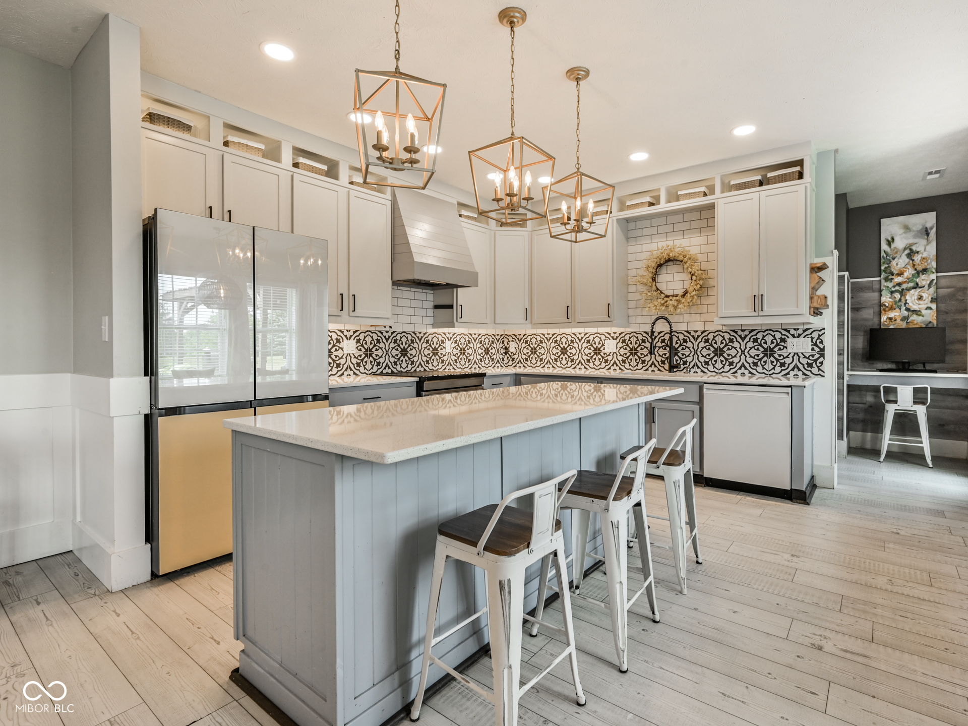 6558 W Dickens Crossing