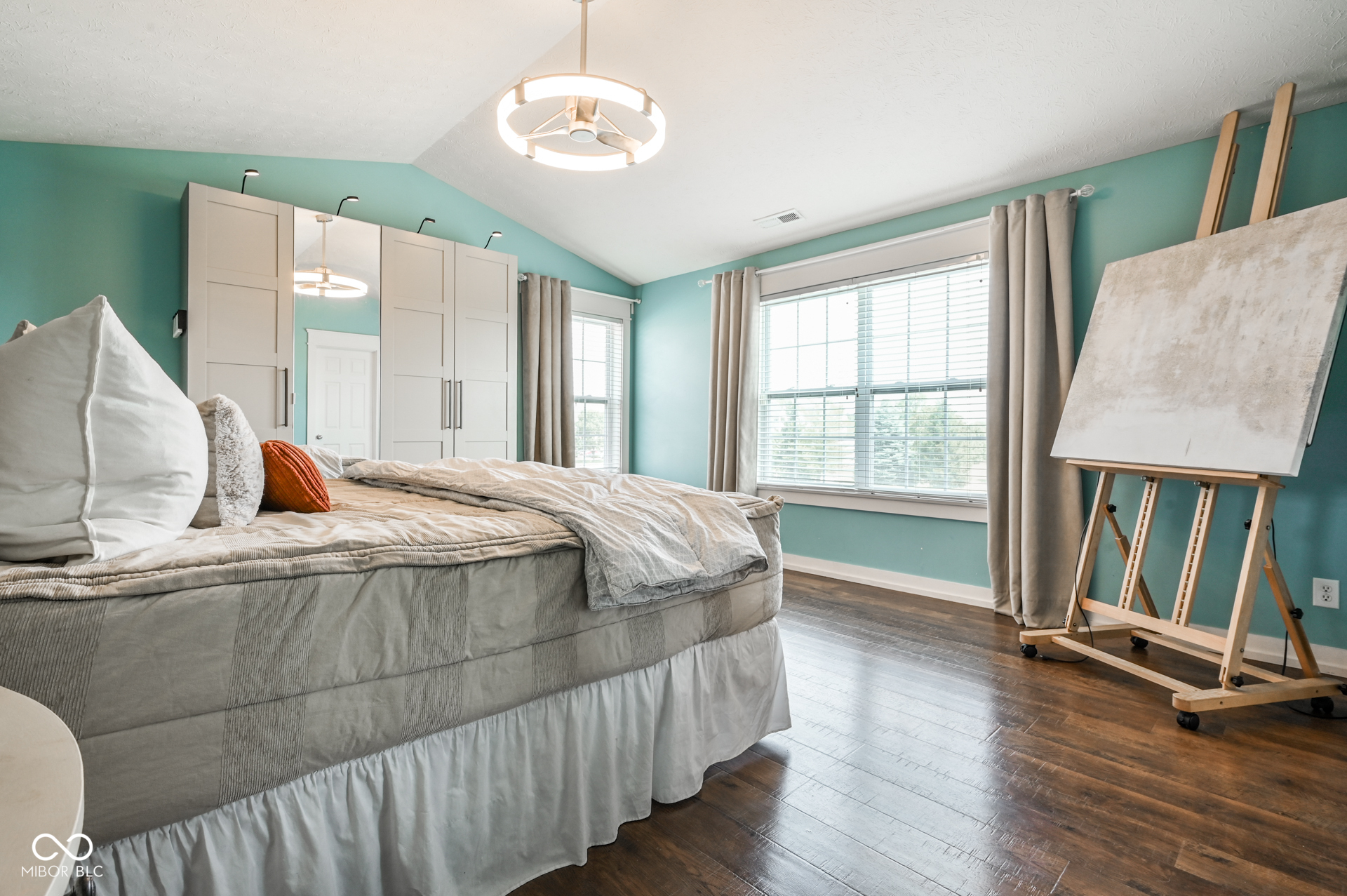 6558 W Dickens Crossing