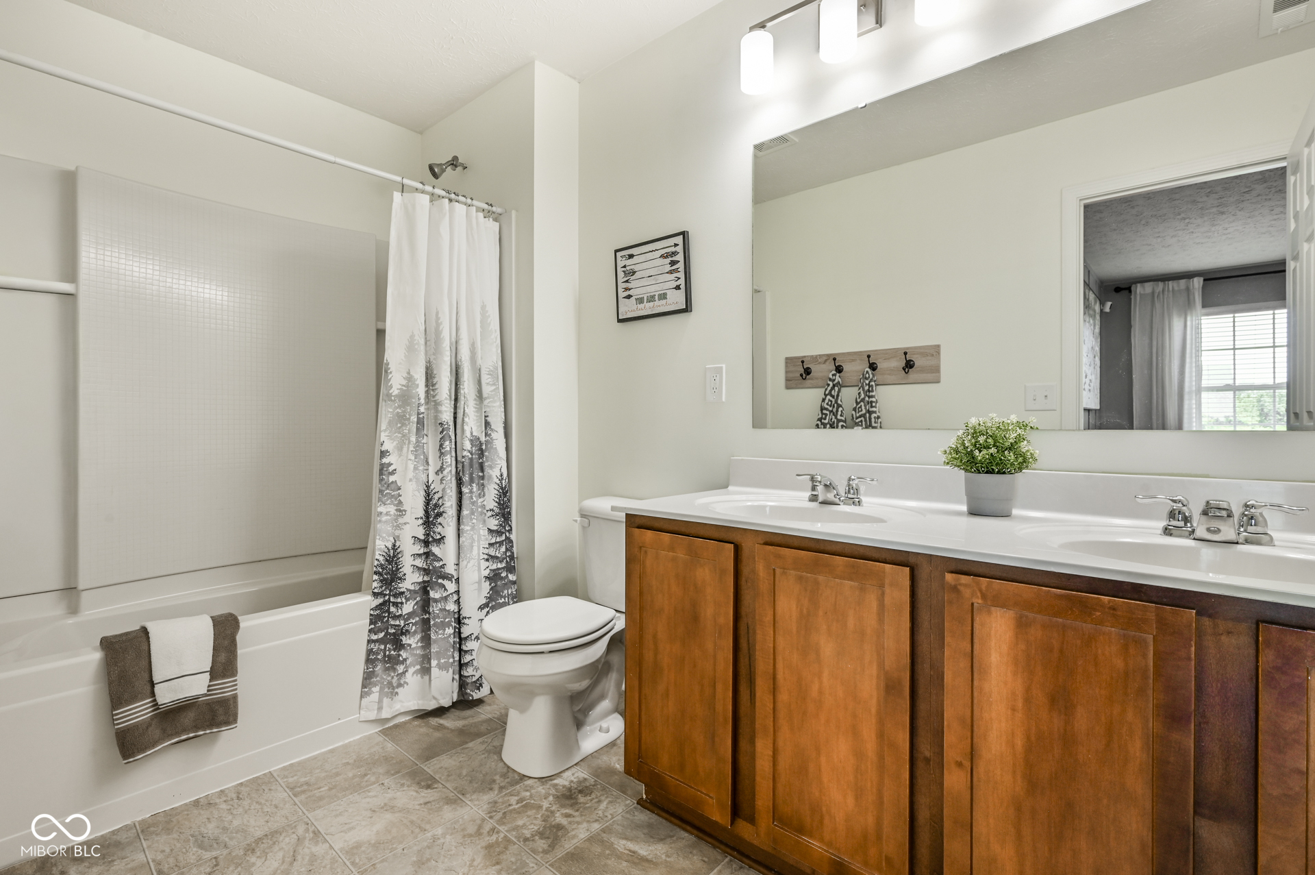 6558 W Dickens Crossing