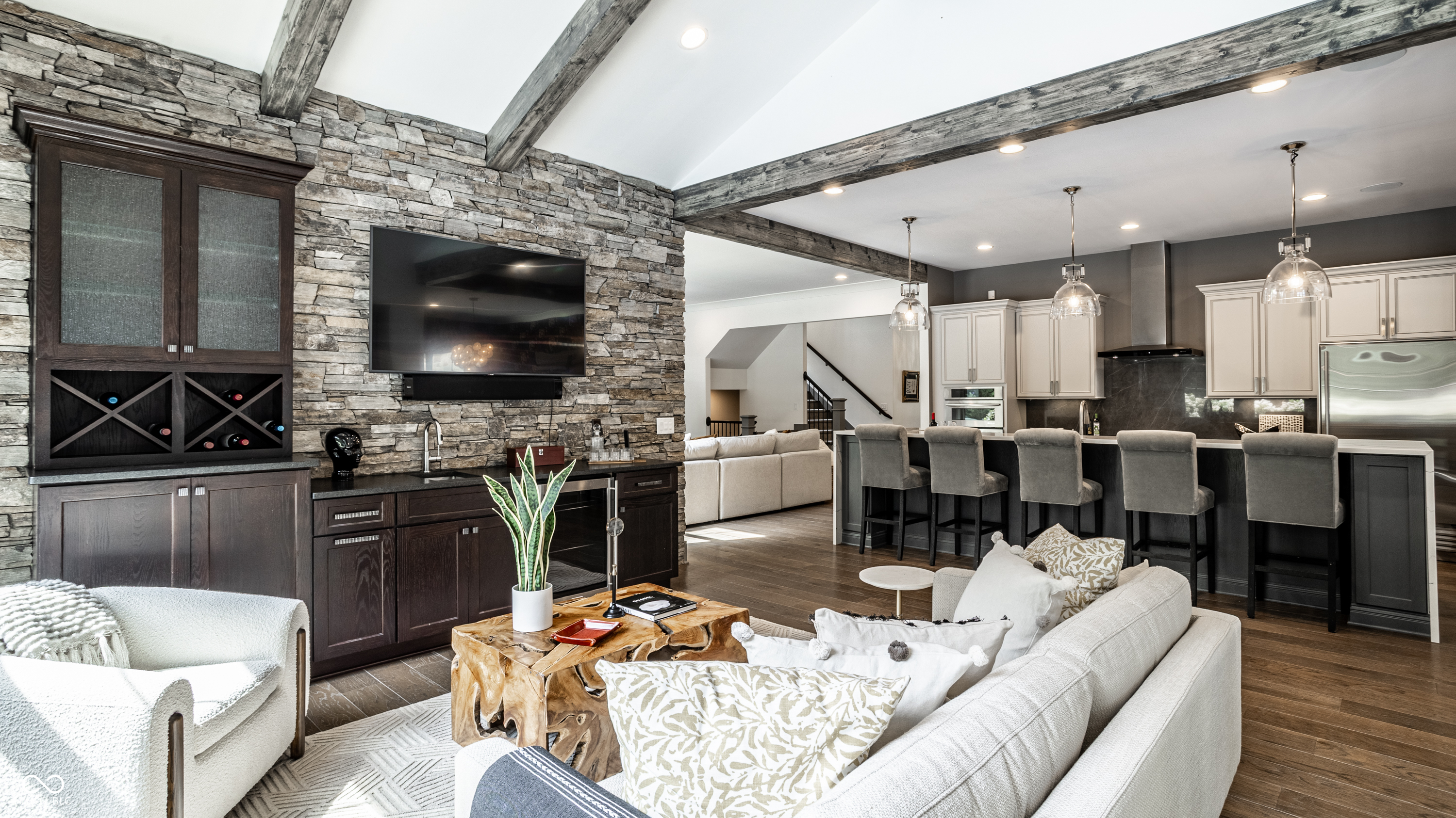 7511 Pine Valley
