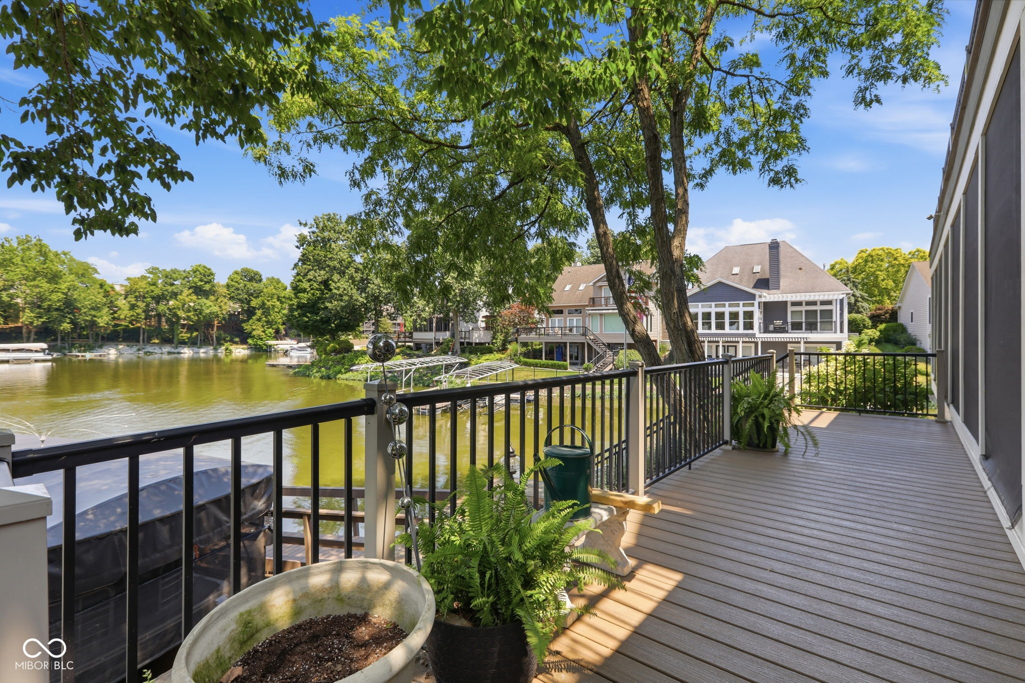 11240 Blackwalnut Point