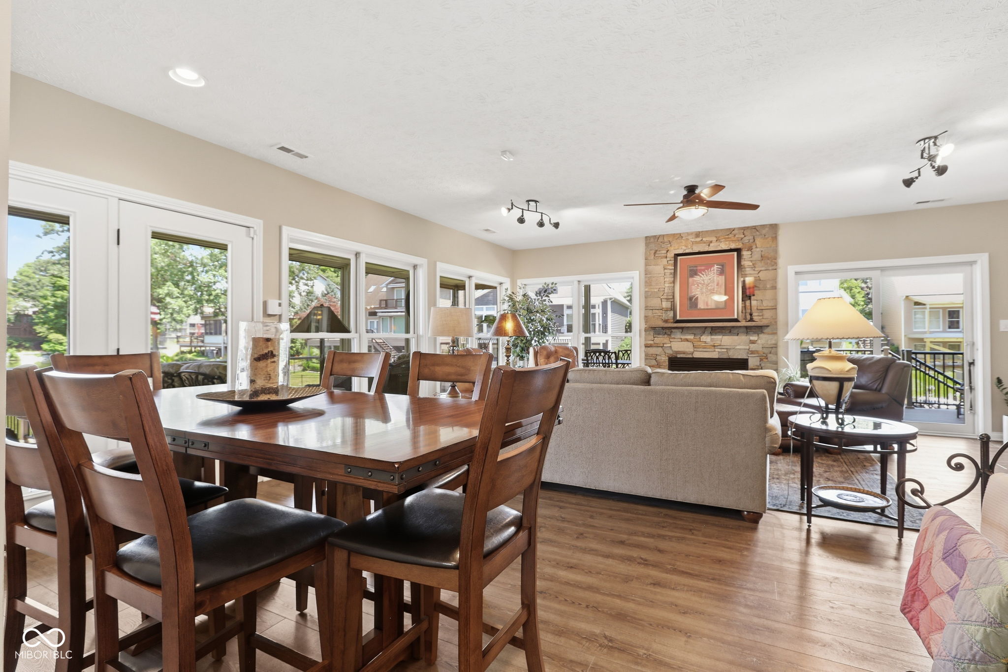 11240 Blackwalnut Point