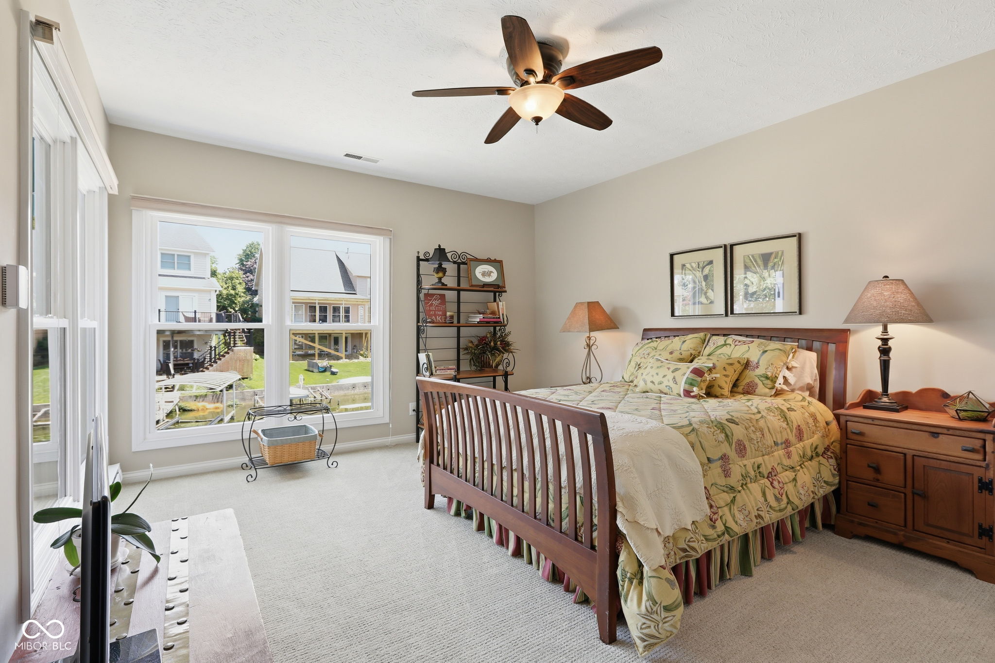 11240 Blackwalnut Point