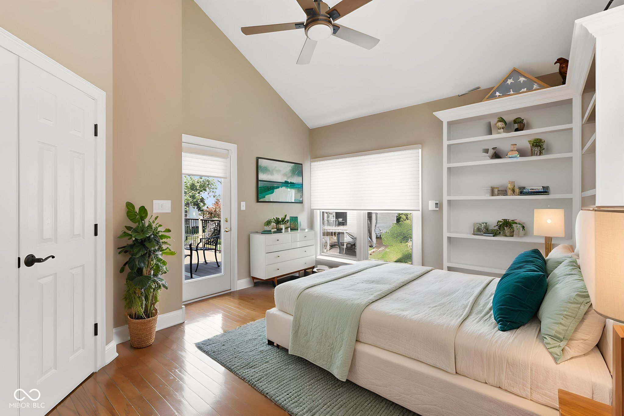 11240 Blackwalnut Point