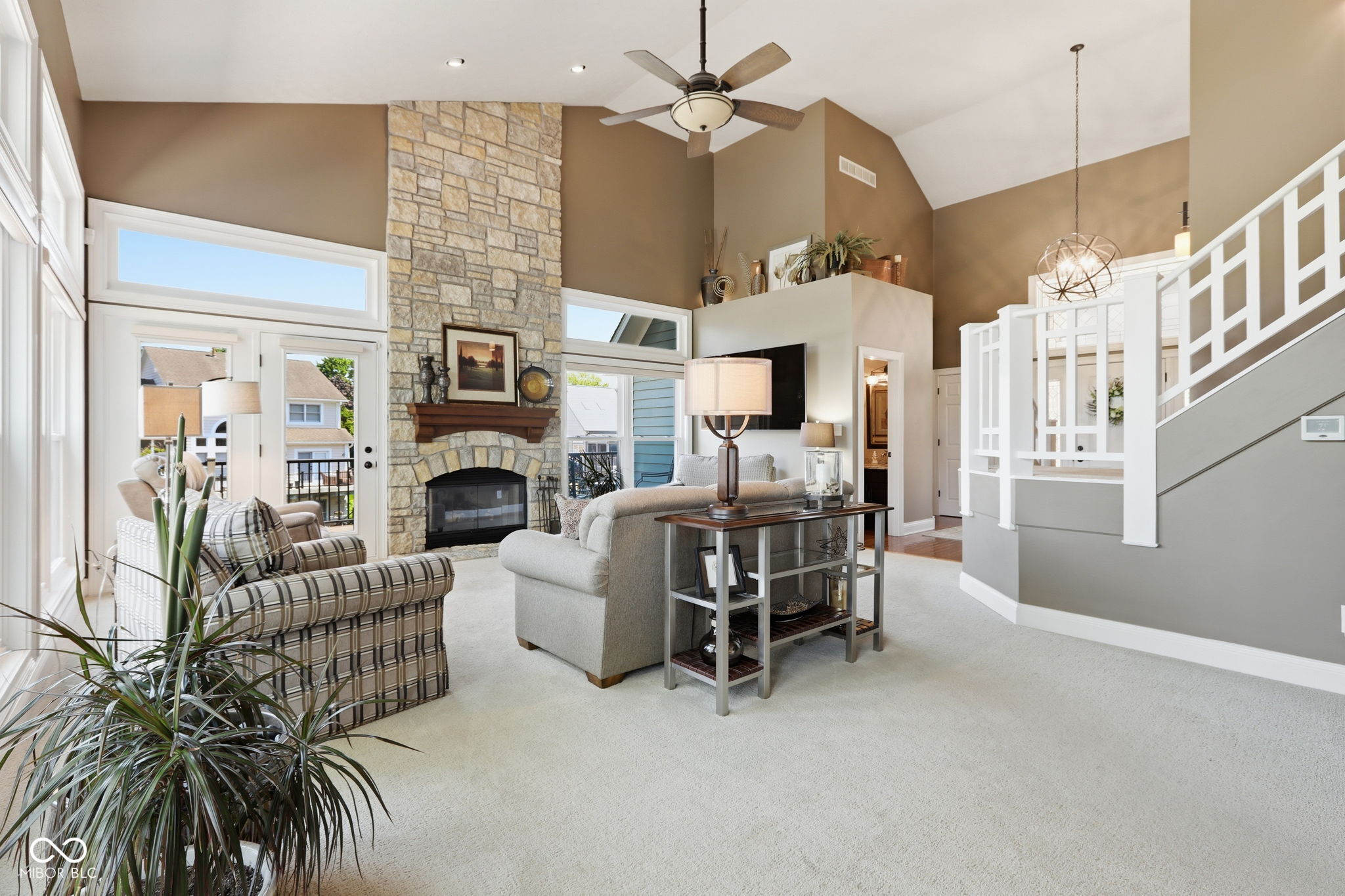 11240 Blackwalnut Point