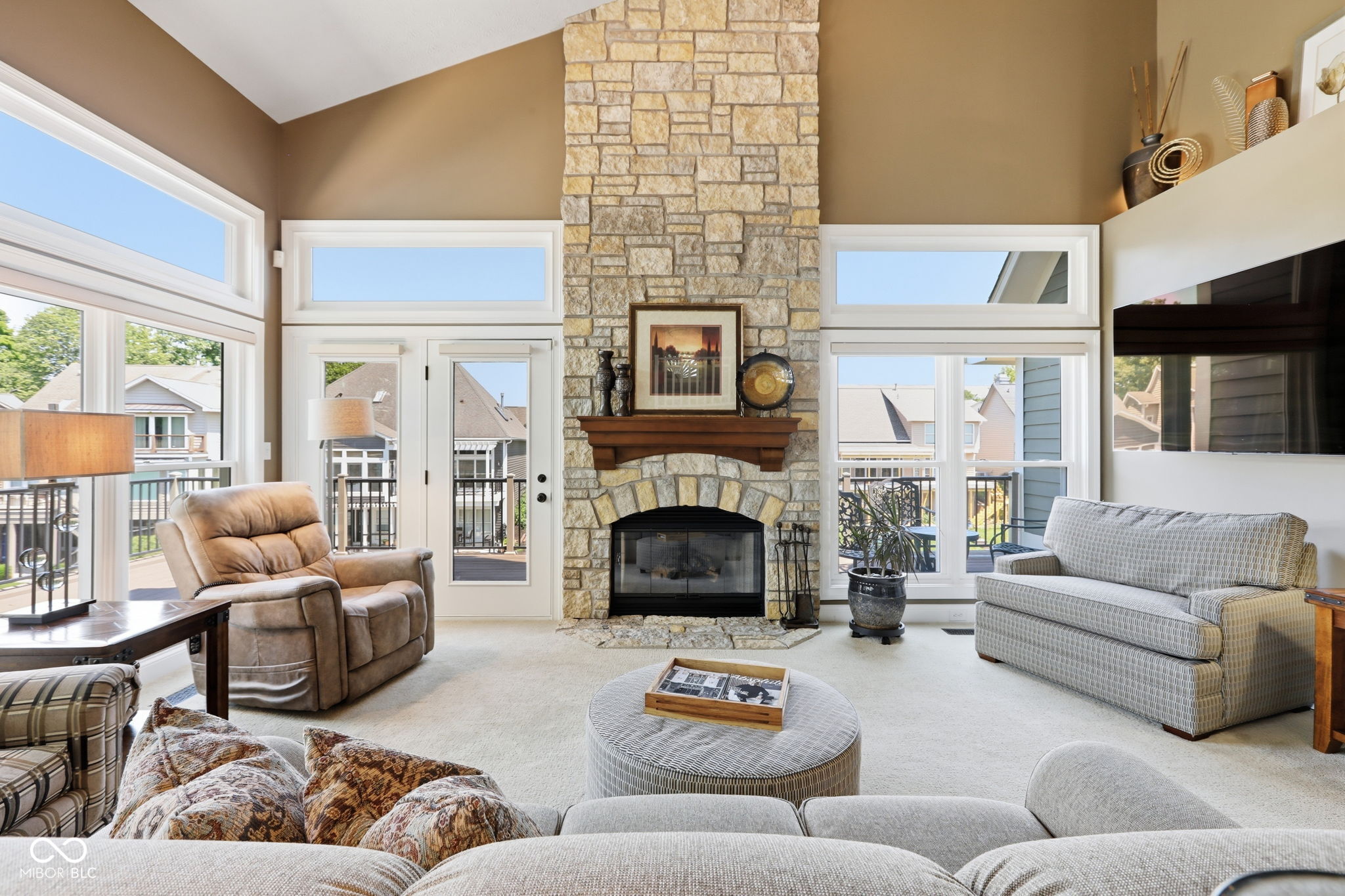 11240 Blackwalnut Point