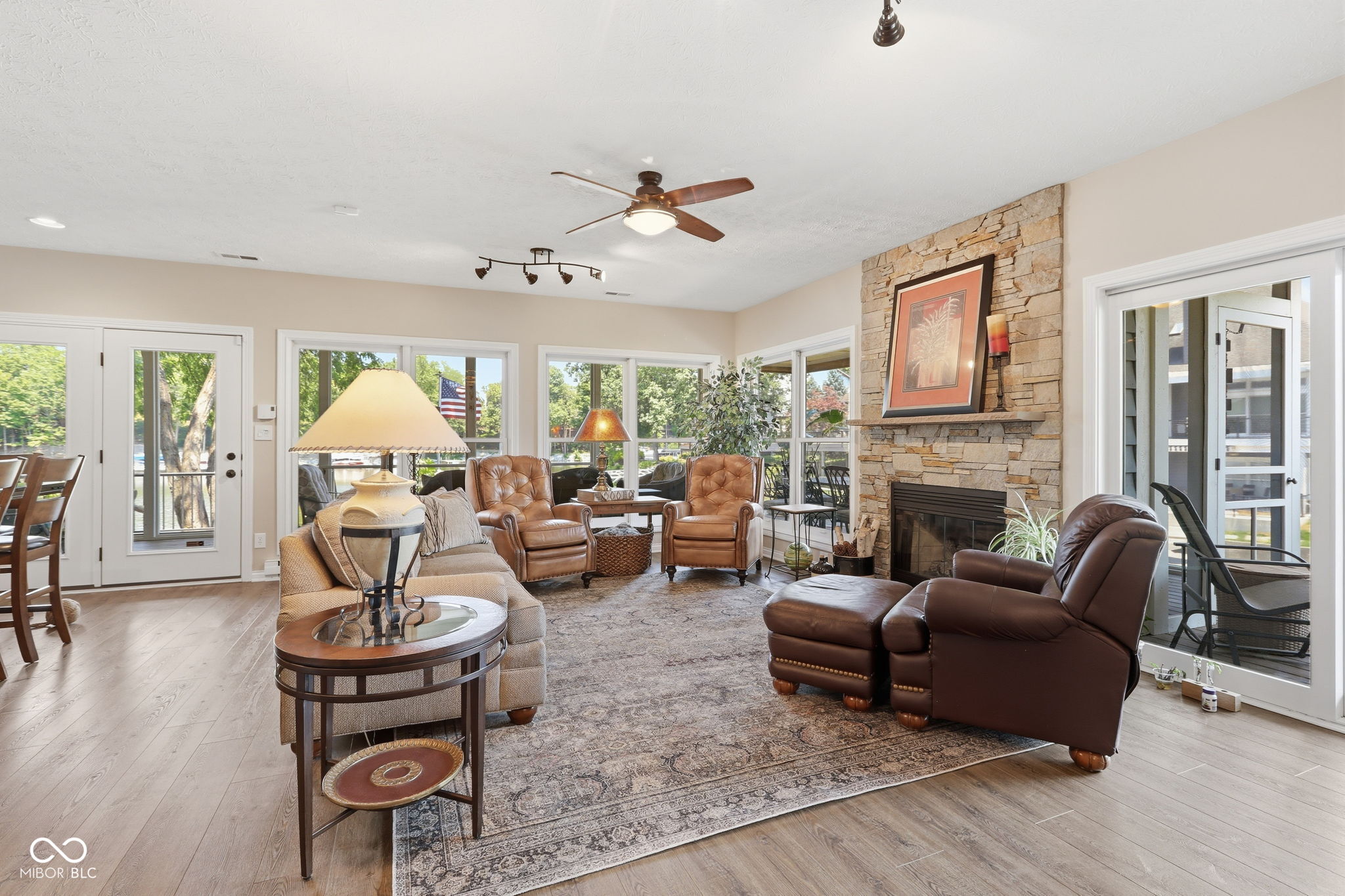 11240 Blackwalnut Point