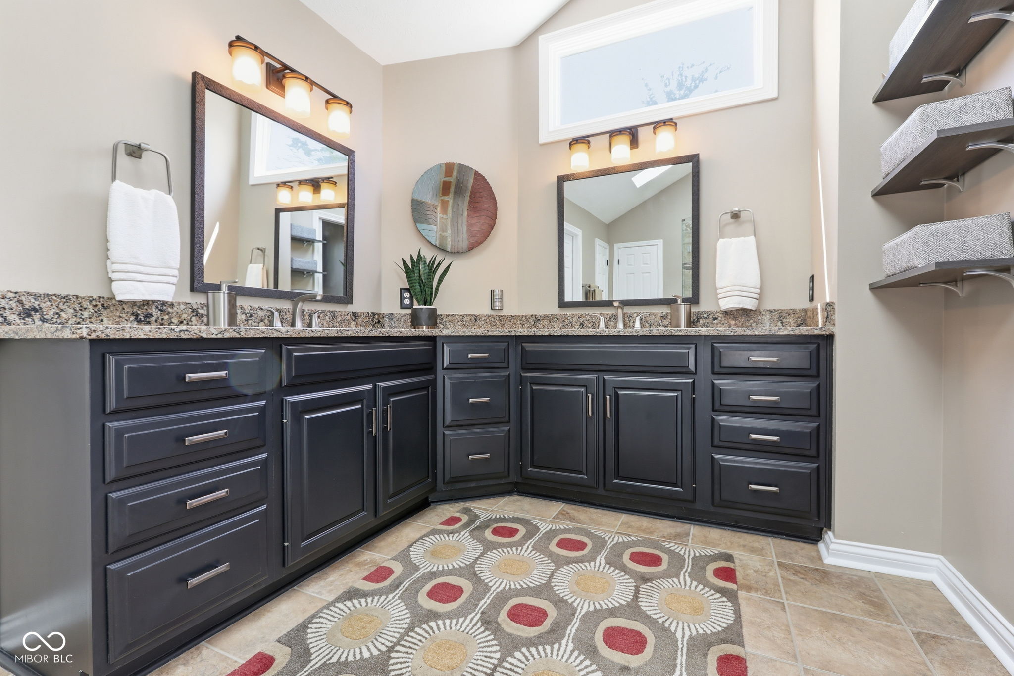 11240 Blackwalnut Point