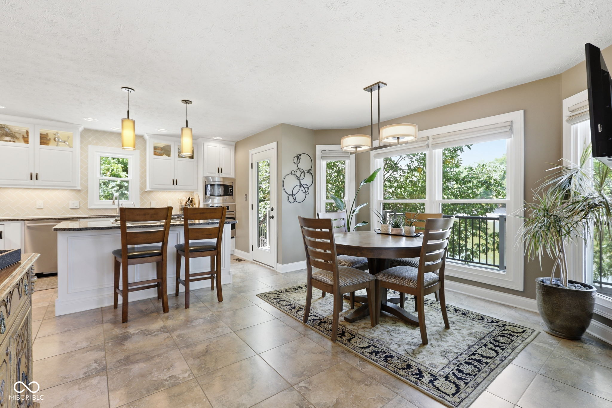11240 Blackwalnut Point