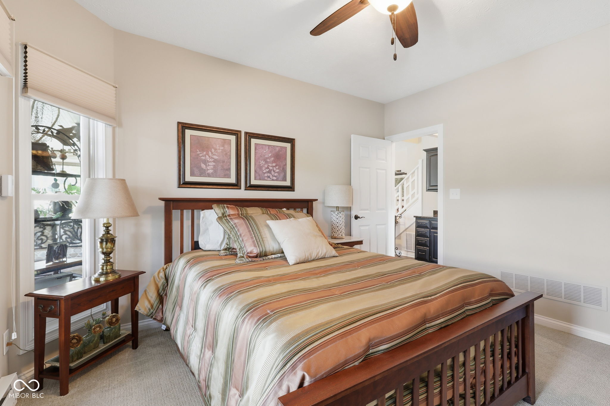 11240 Blackwalnut Point