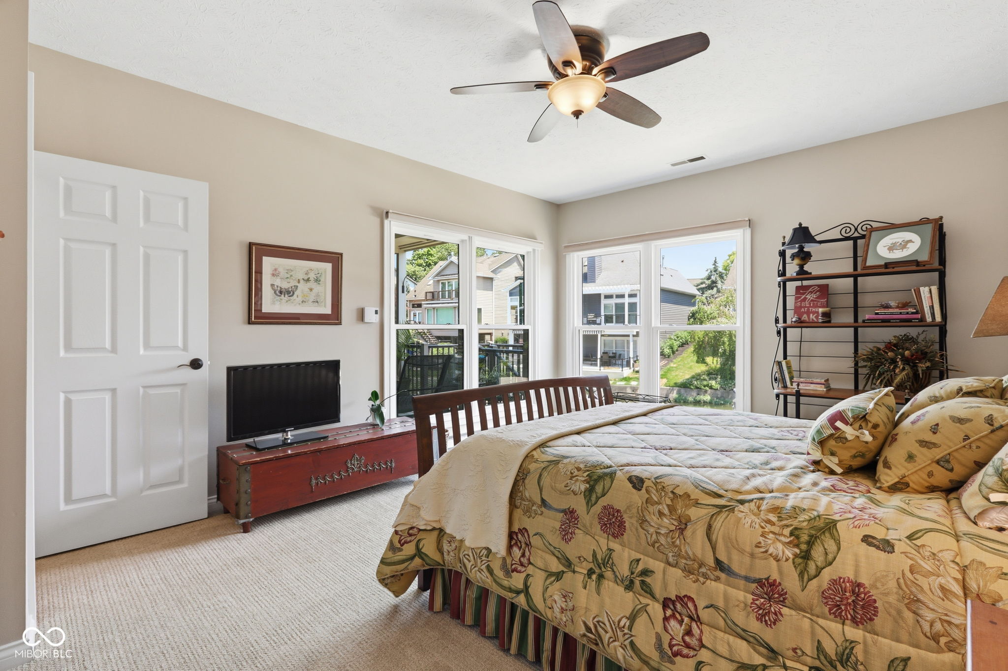 11240 Blackwalnut Point