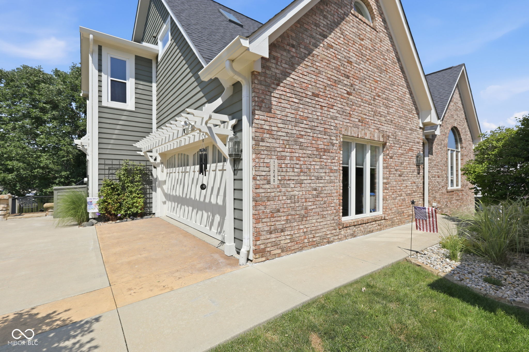 11240 Blackwalnut Point