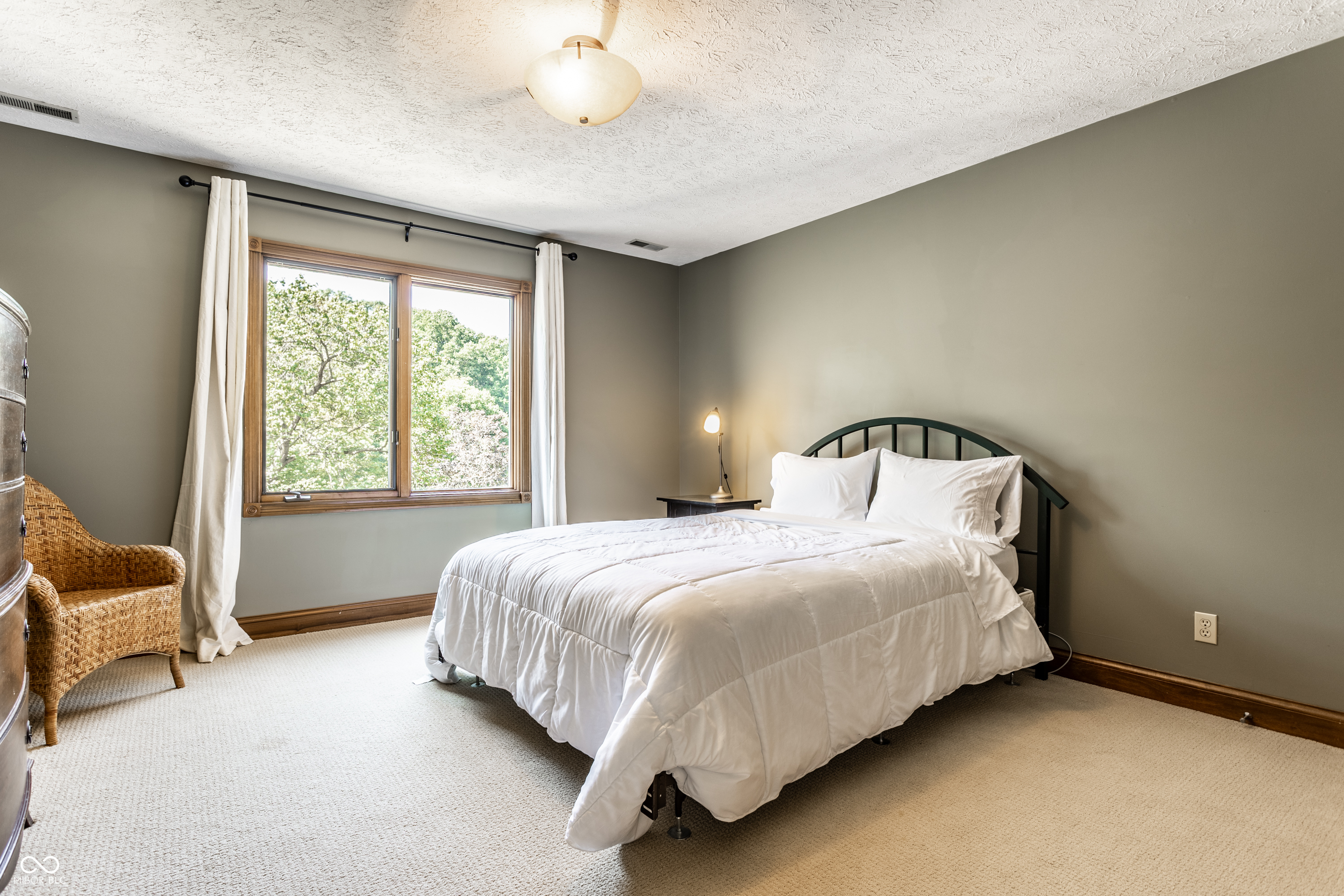 5704 E Fall Creek Parkway North Drive