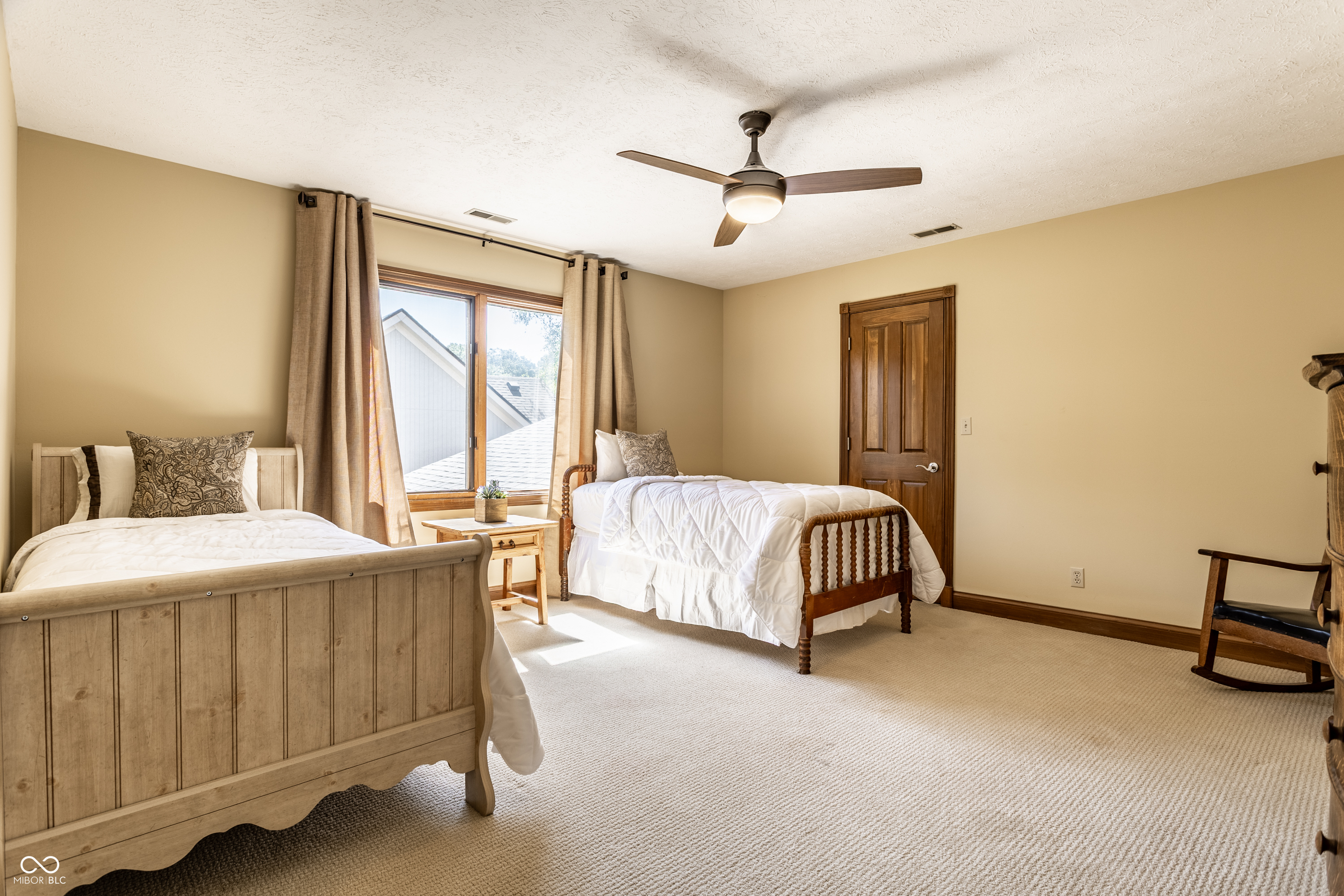 5704 E Fall Creek Parkway North Drive