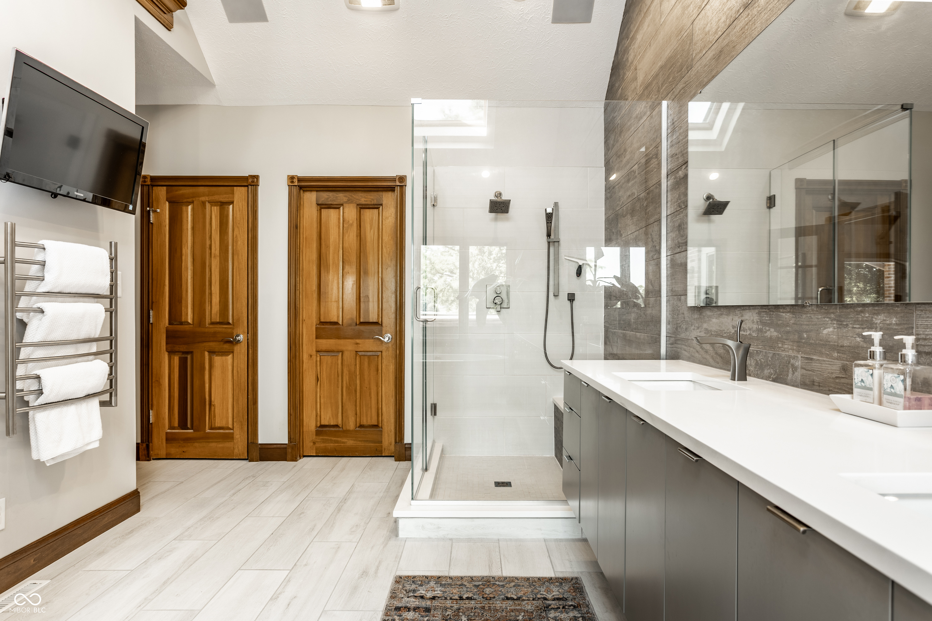 5704 E Fall Creek Parkway North Drive