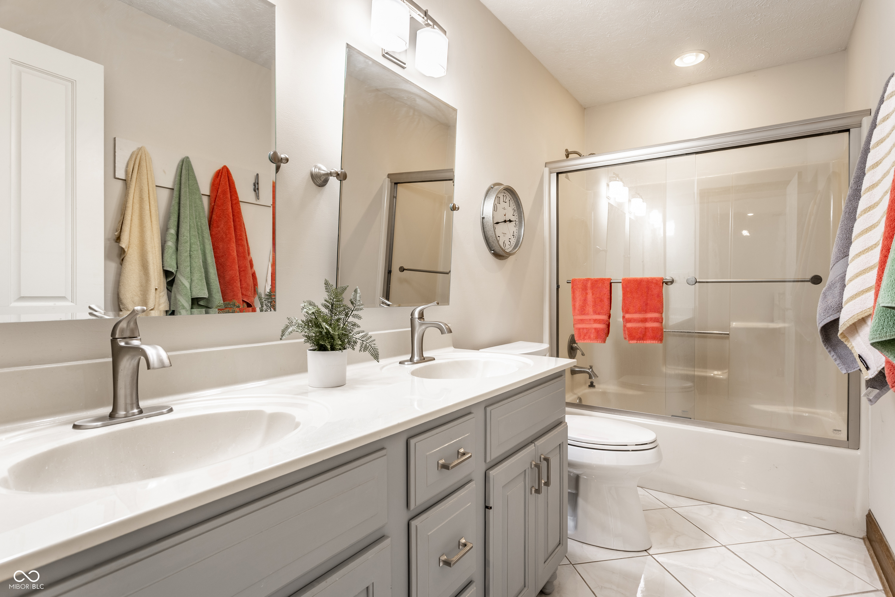 5704 E Fall Creek Parkway North Drive