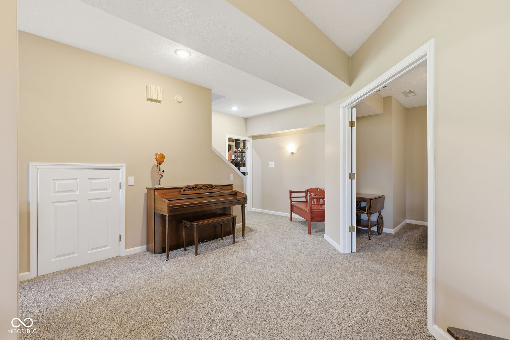 6602 Royal Oakland N