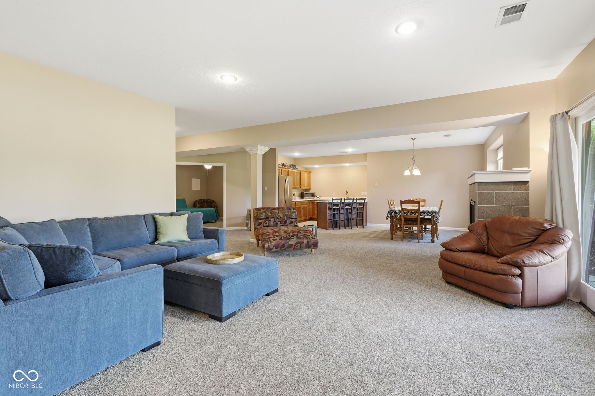6602 Royal Oakland N