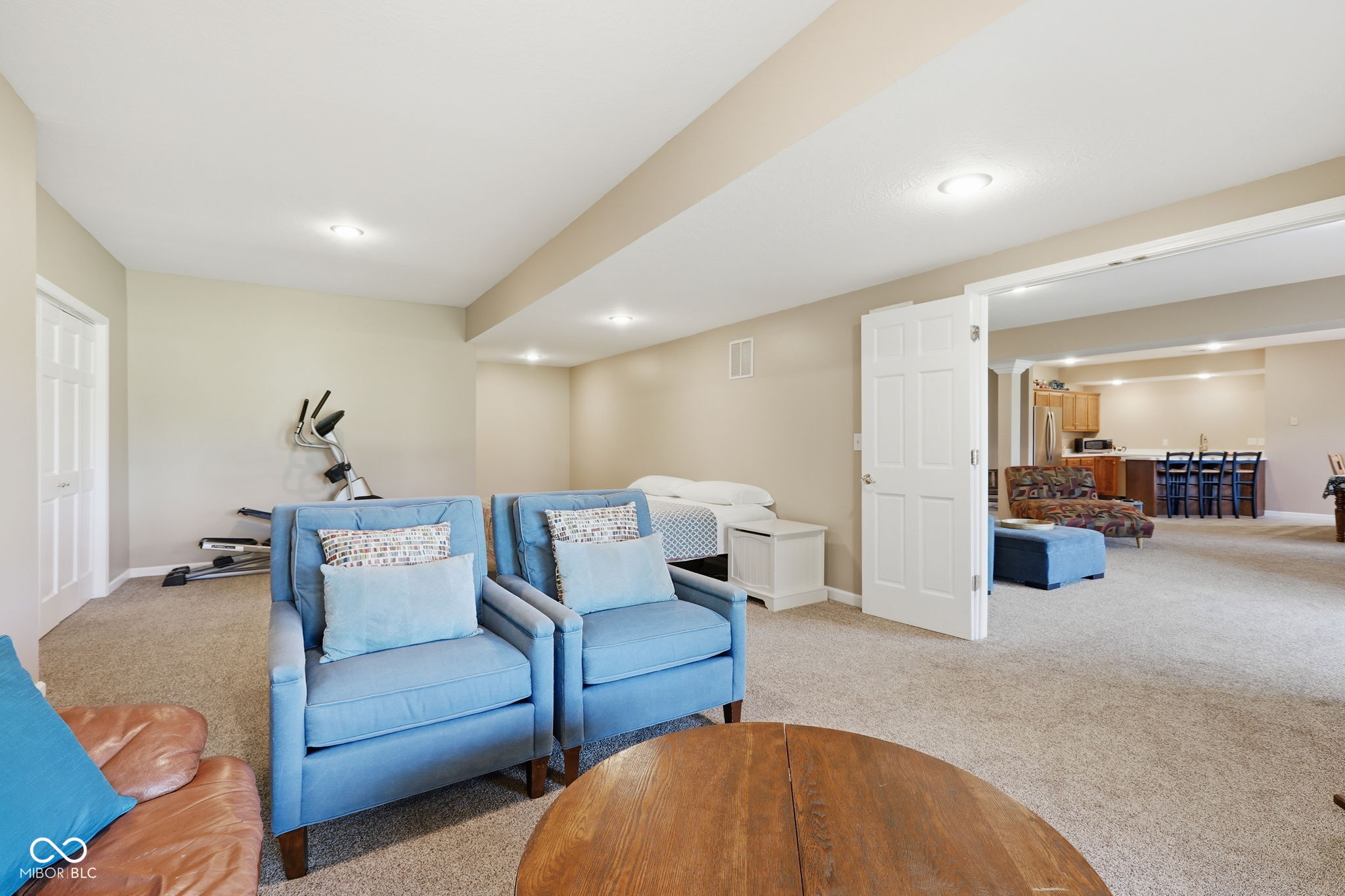 6602 Royal Oakland N
