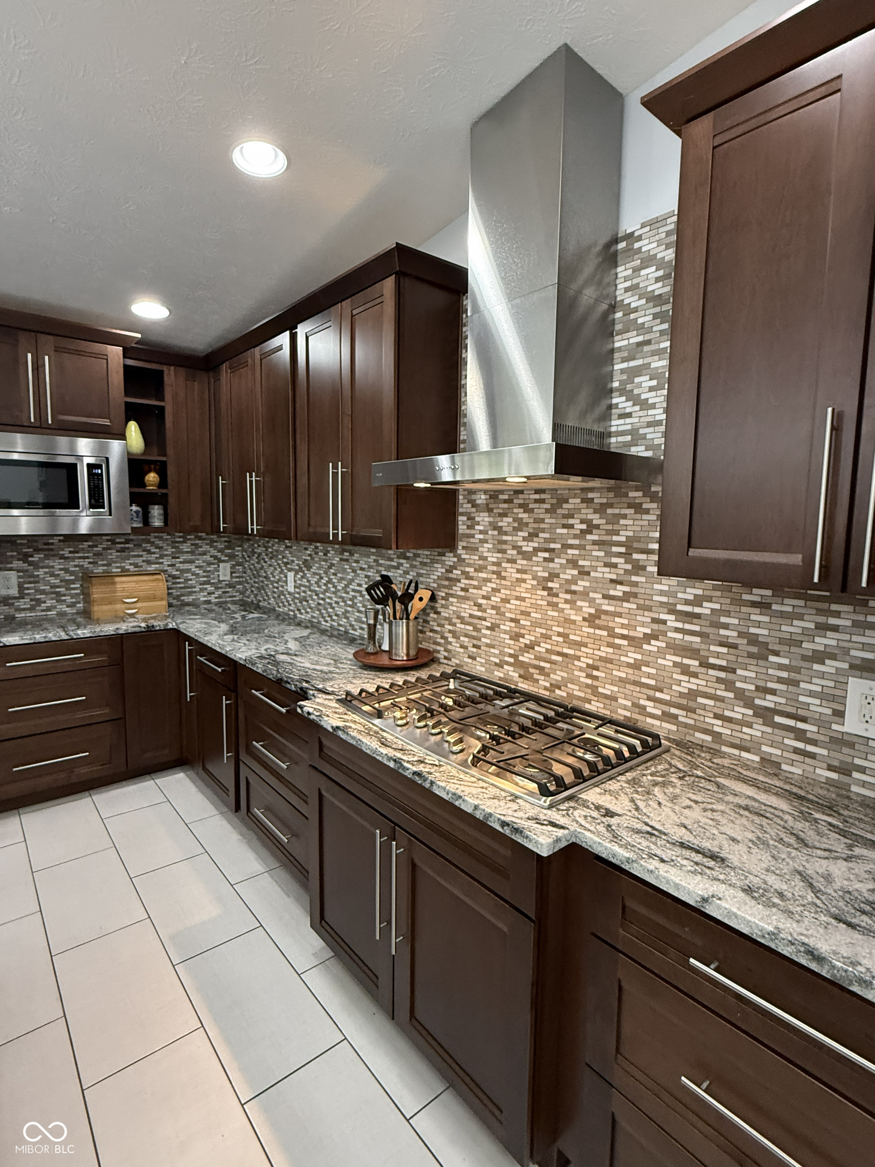 9009 Shetland Court