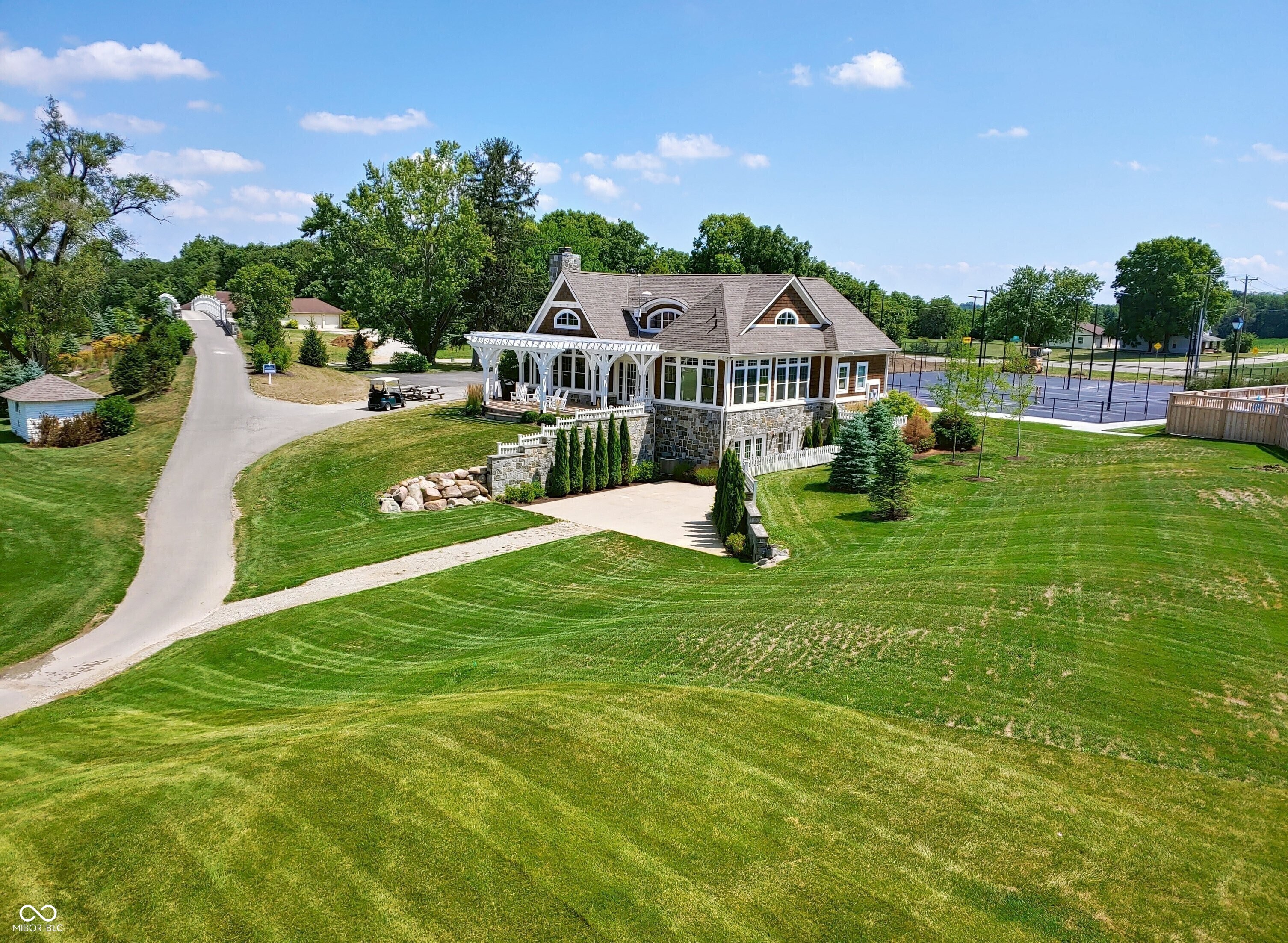1260 Amberley Way