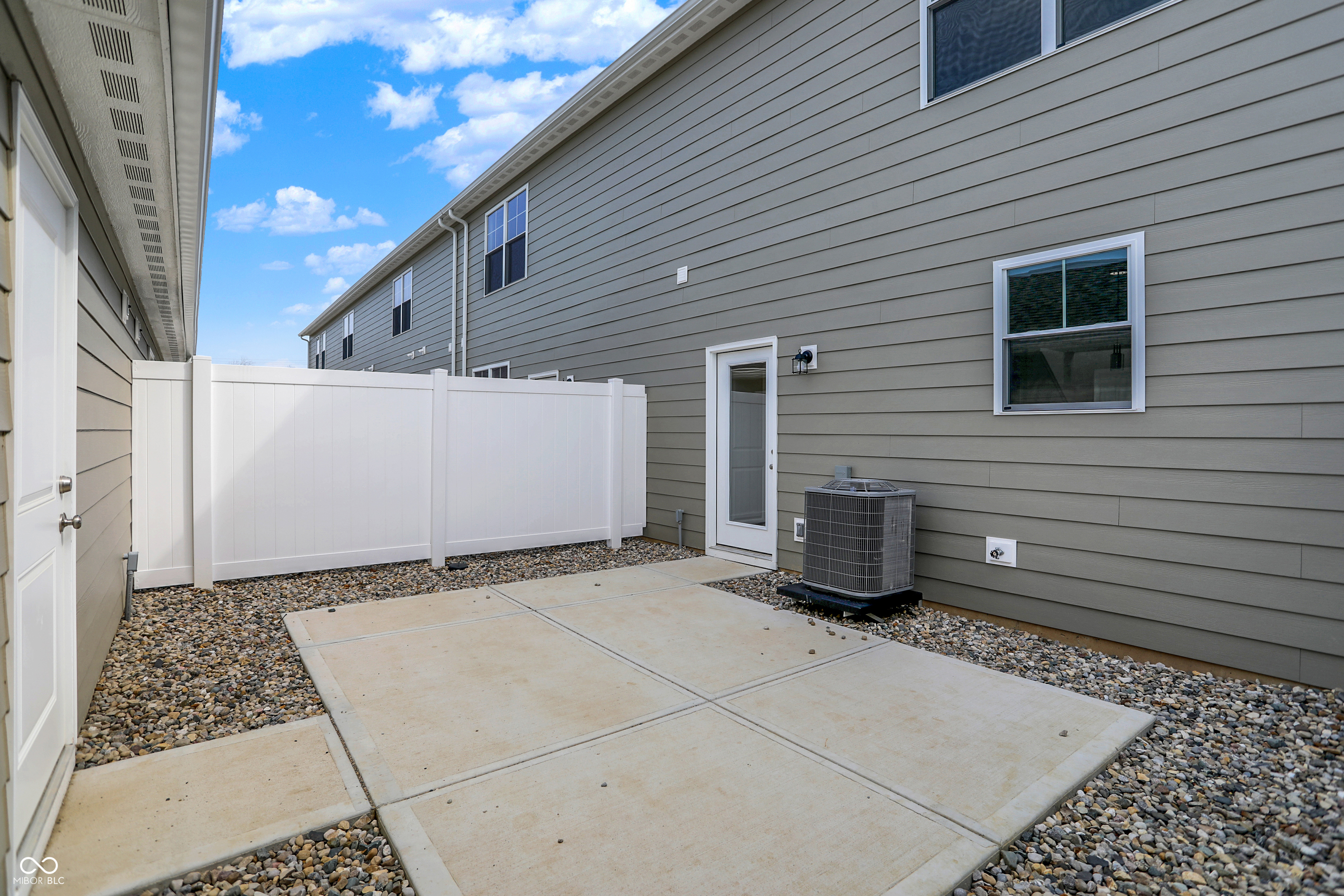 3935 Sandpiper Way