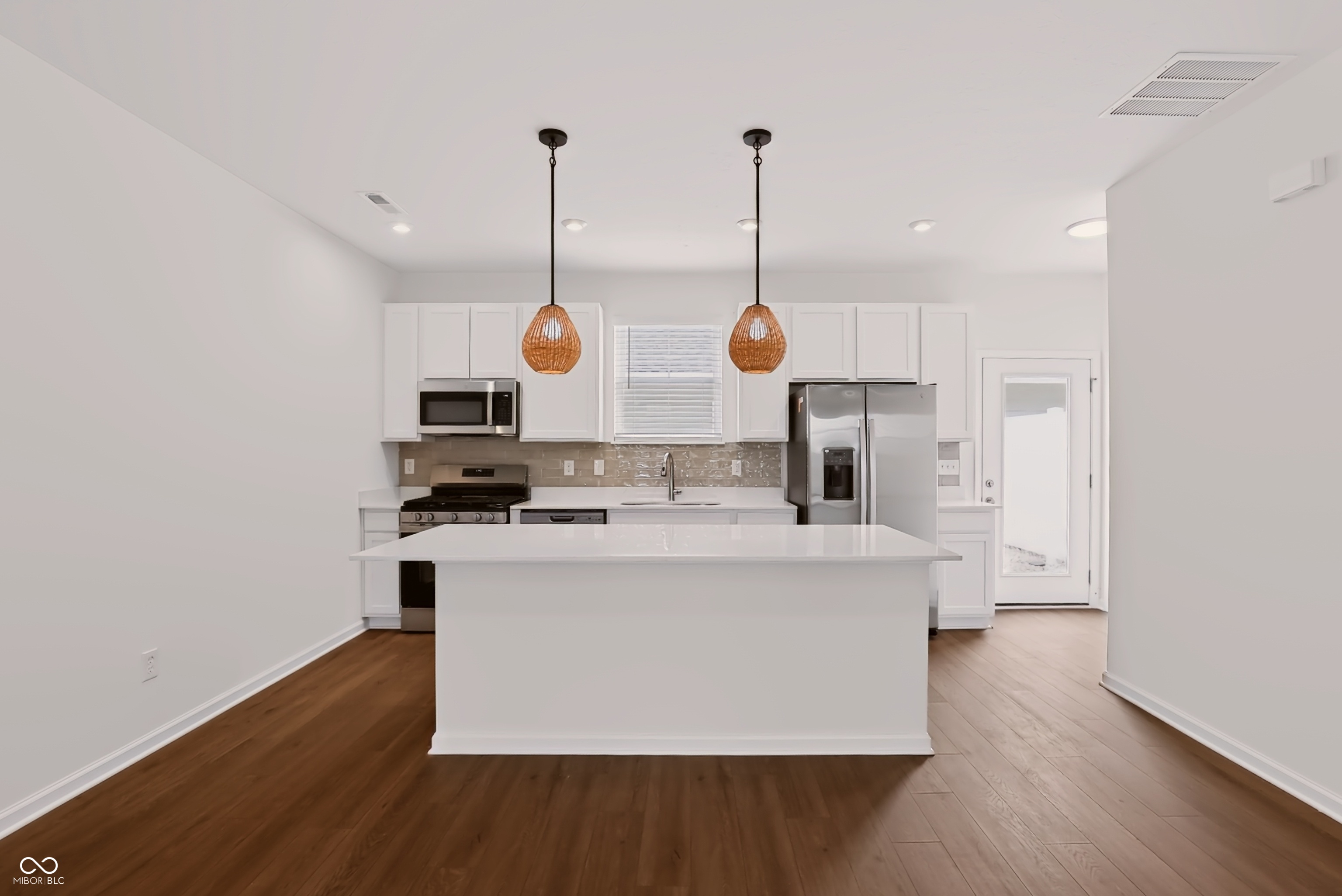 3935 Sandpiper Way
