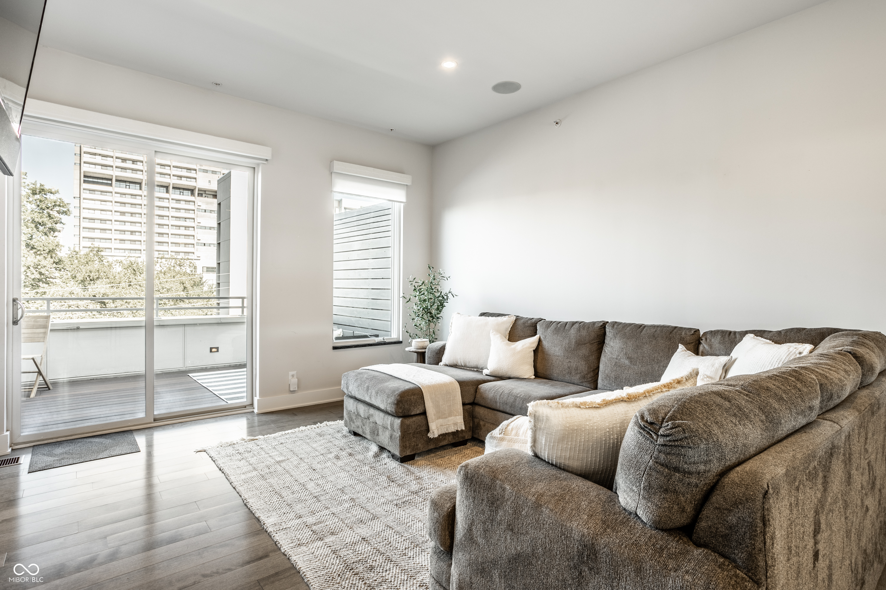 504 N Park Avenue Unit: 9