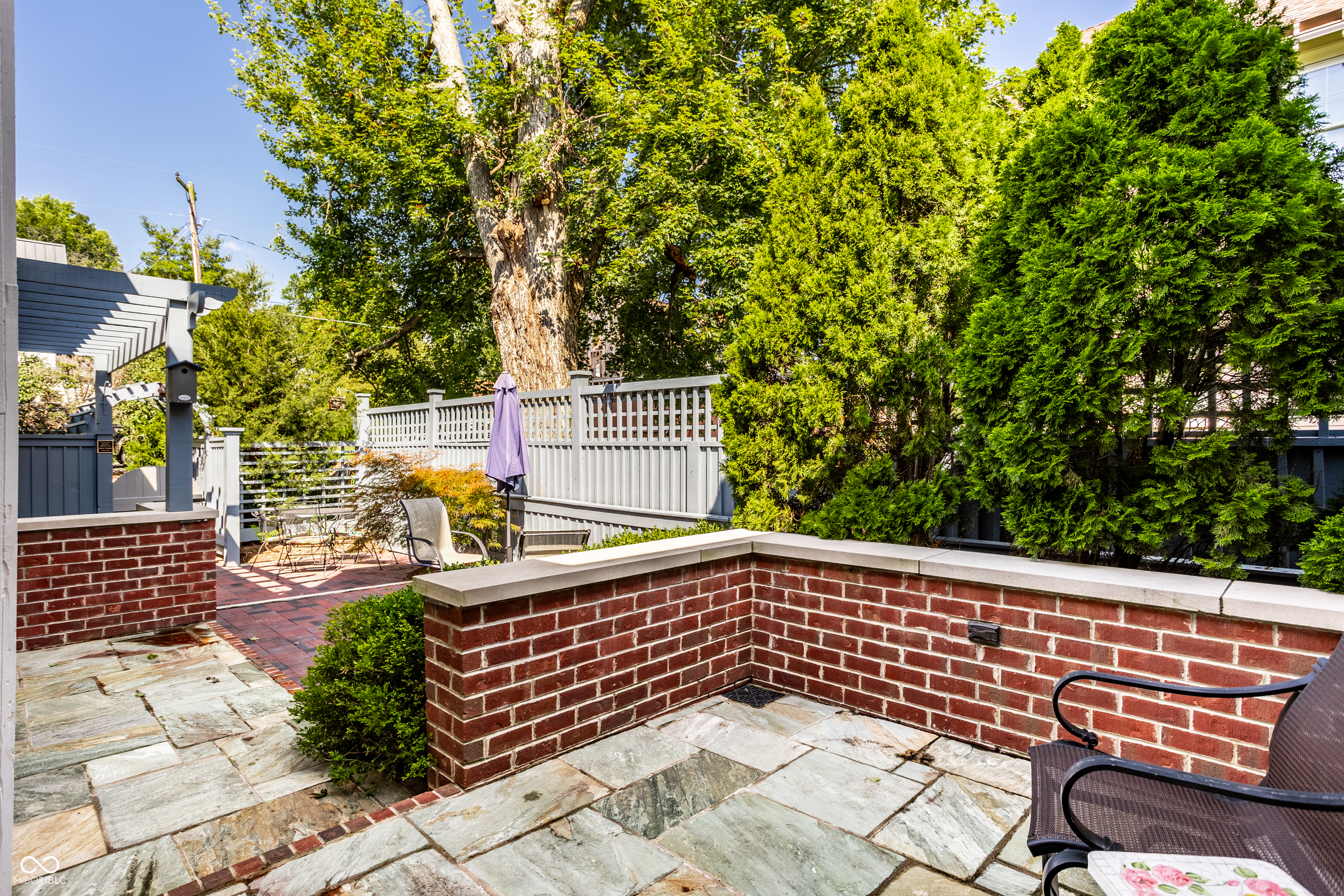 520 W Cedar Street