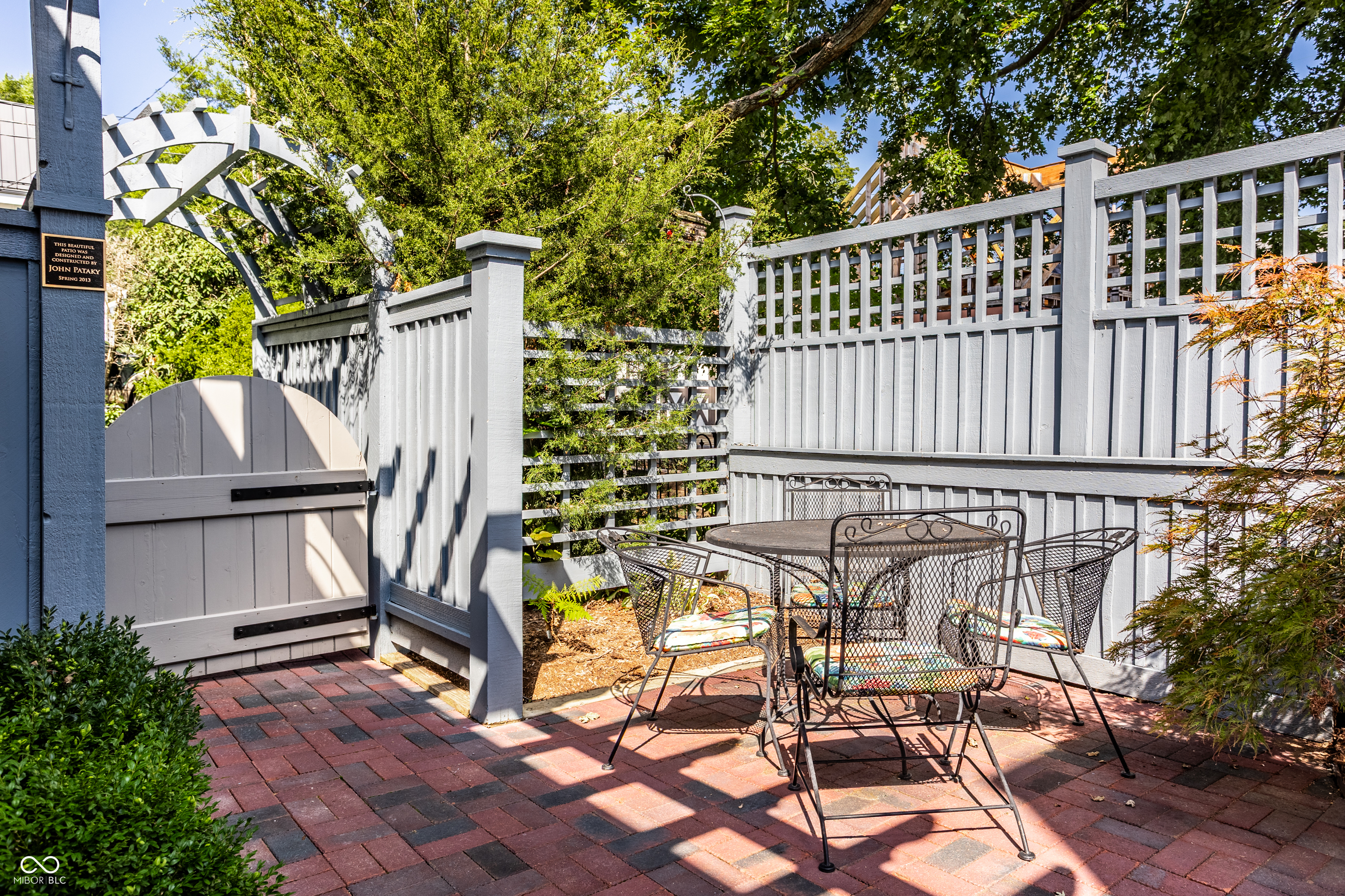 520 W Cedar Street