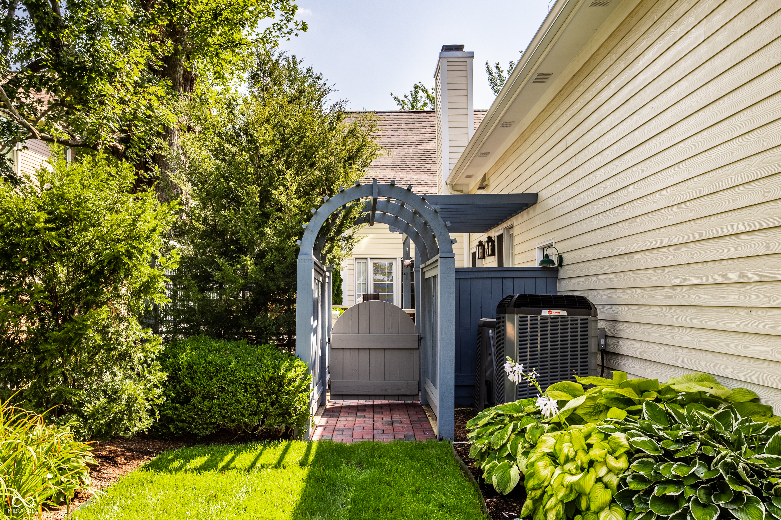 520 W Cedar Street