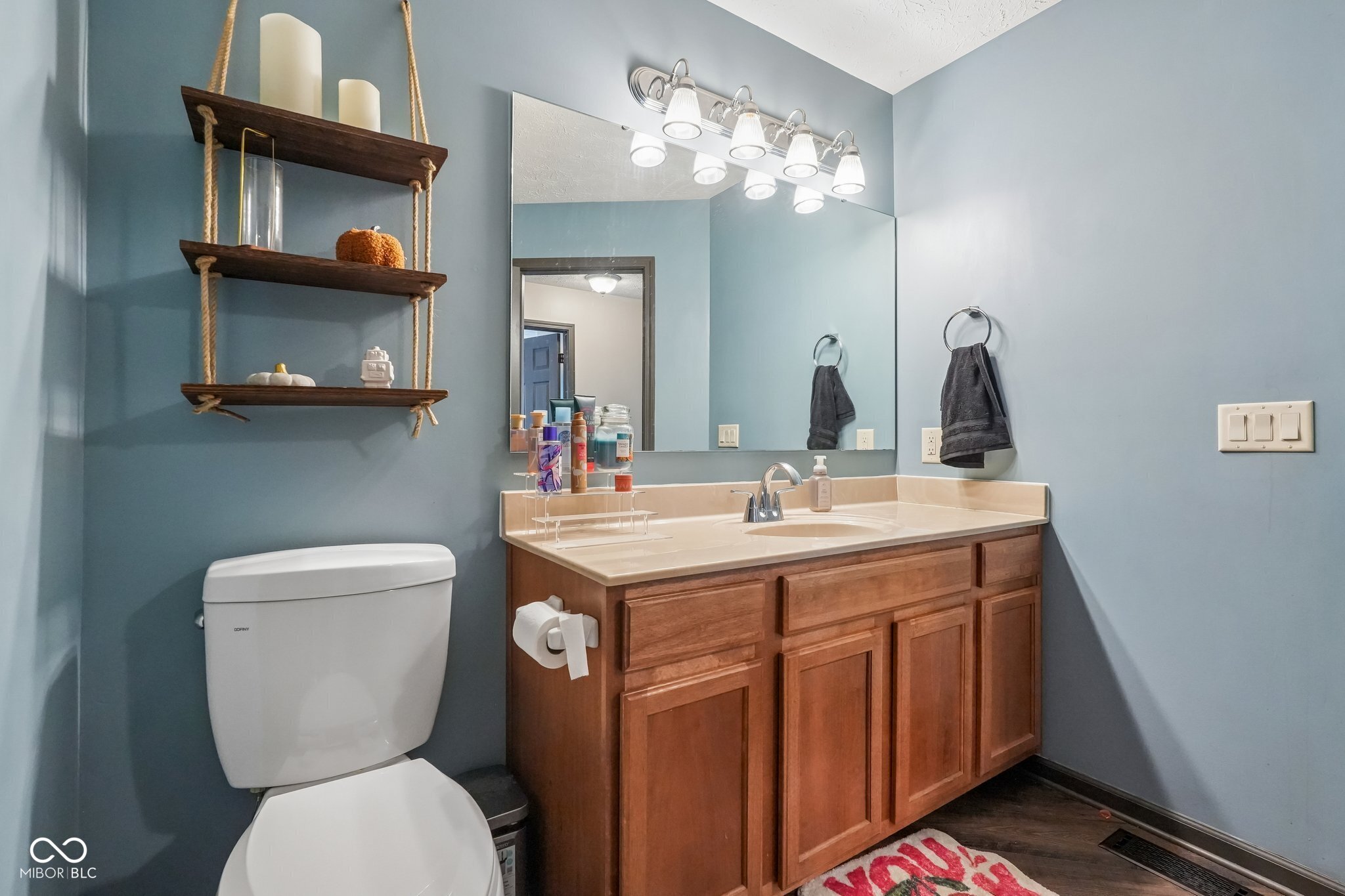 5933 Marina View Drive