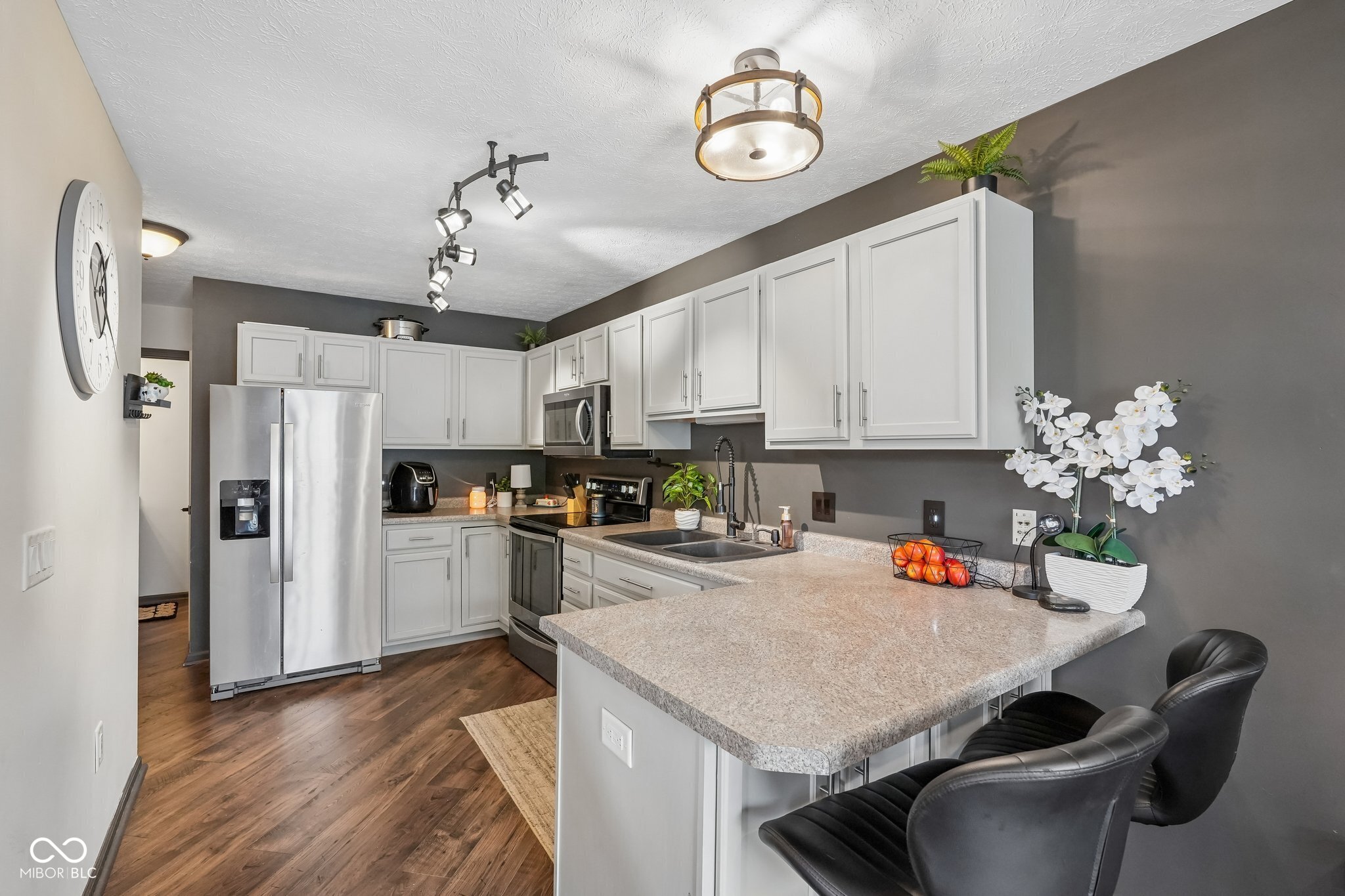 5933 Marina View Drive