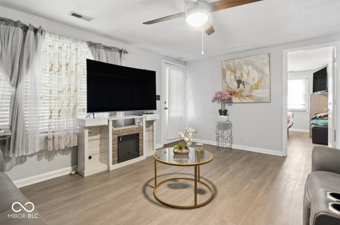 1122 S Fleming