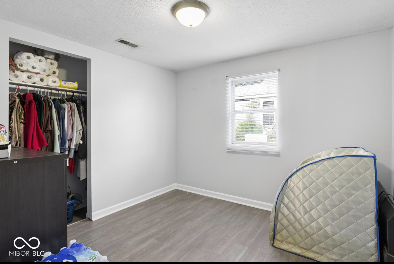1122 S Fleming