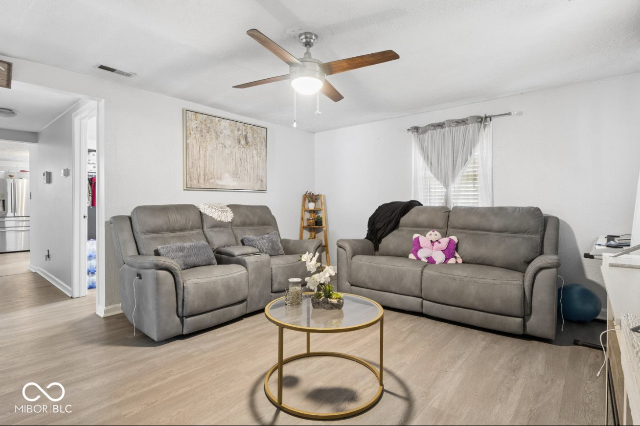 1122 S Fleming