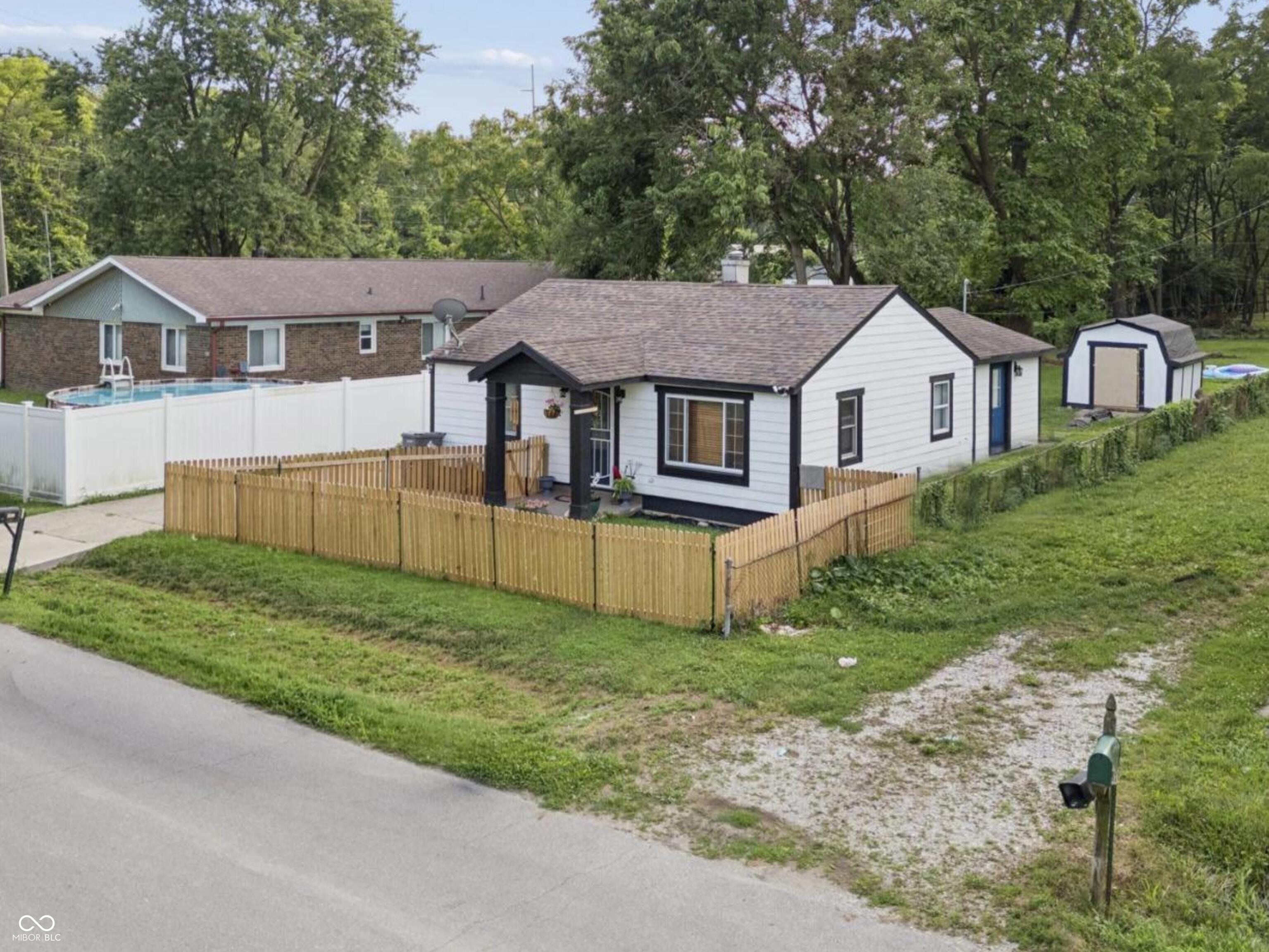 1122 S Fleming