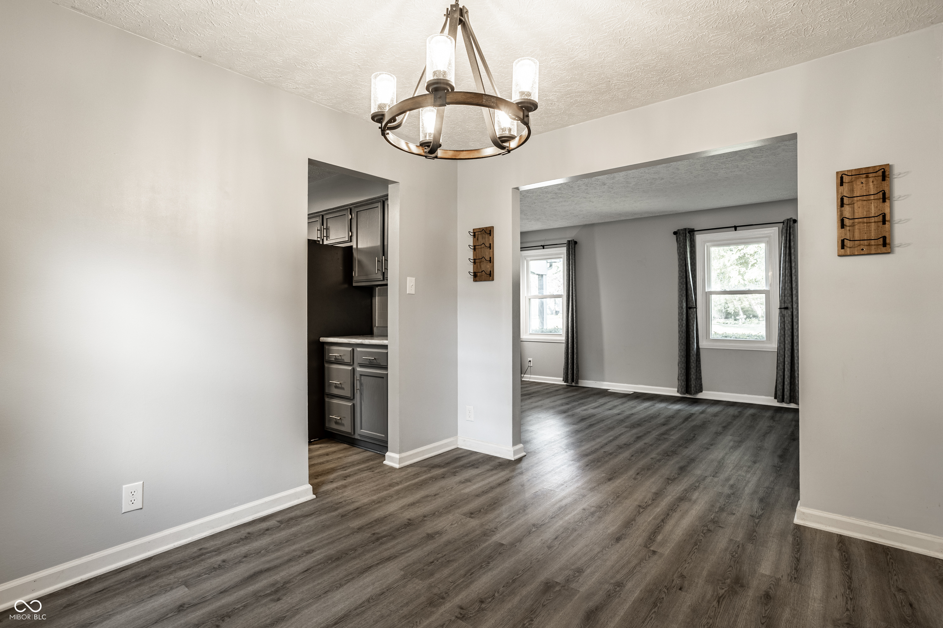25 Village Place