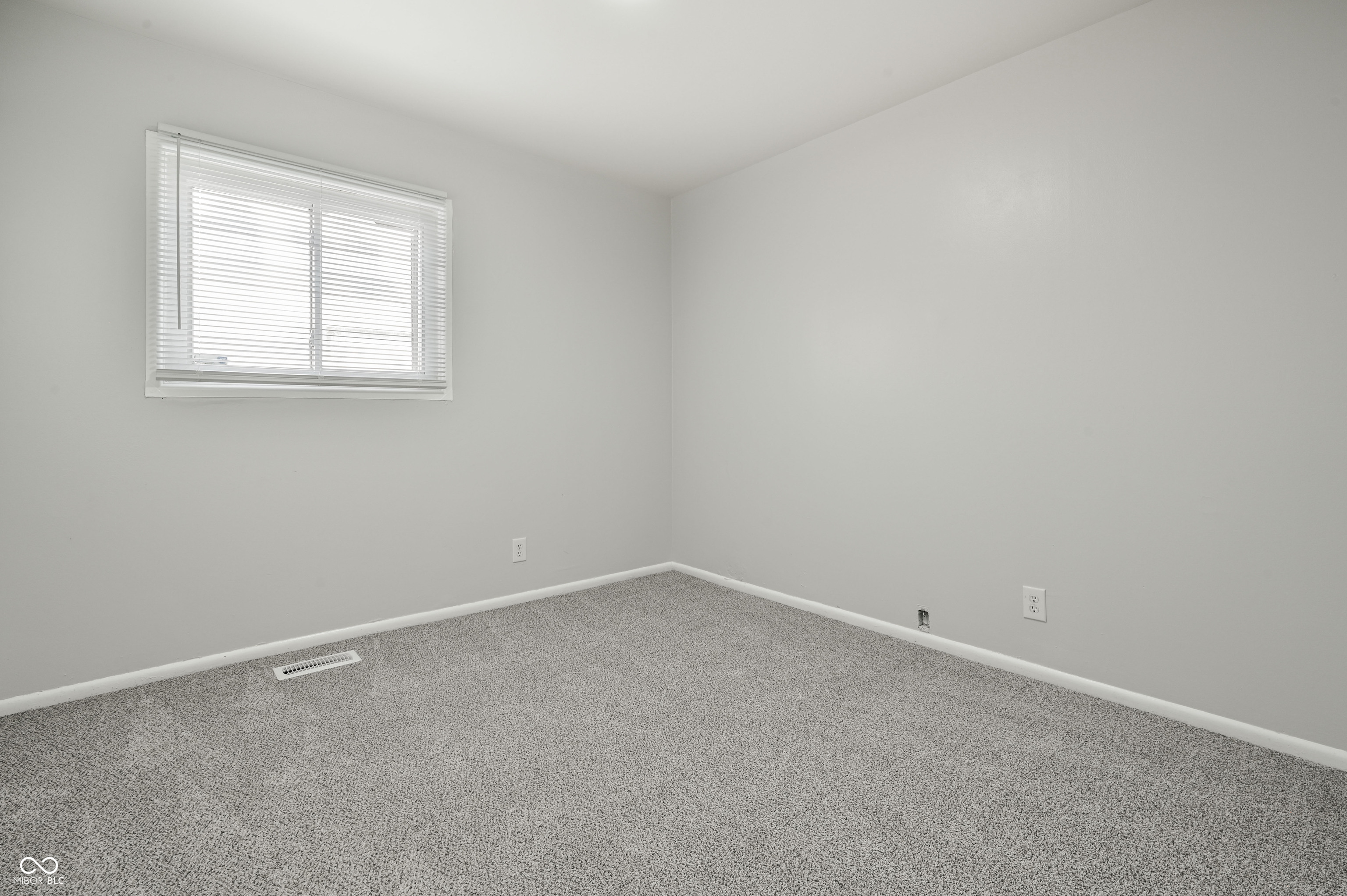 3542 Maura Lane
