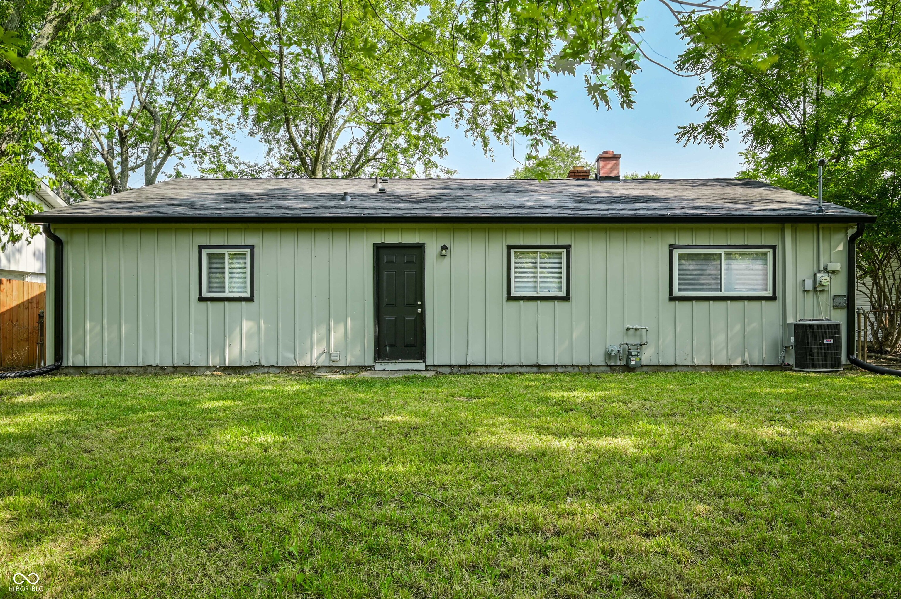 3542 Maura Lane